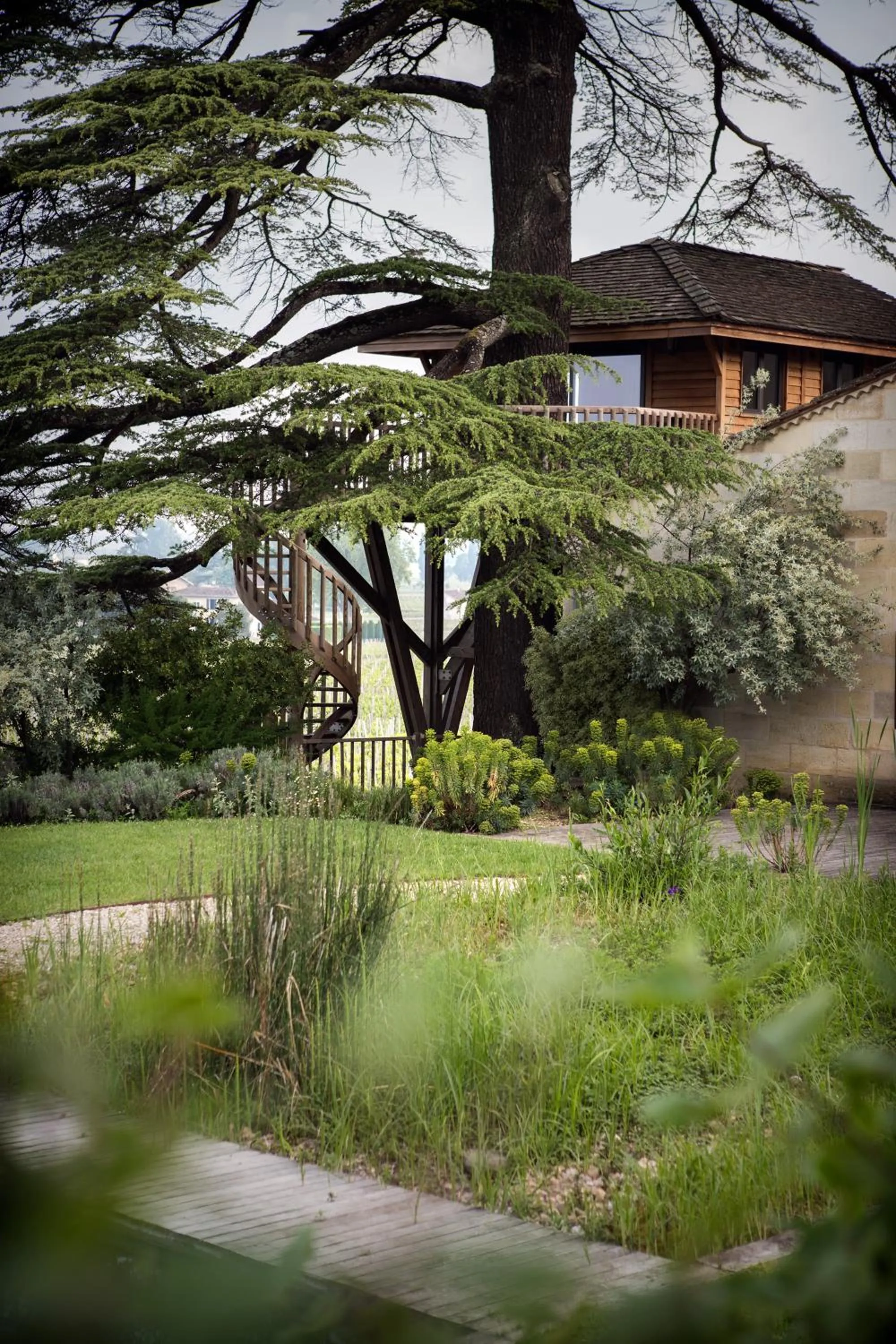 Garden view in Le Relais de Franc Mayne Saint Emilion