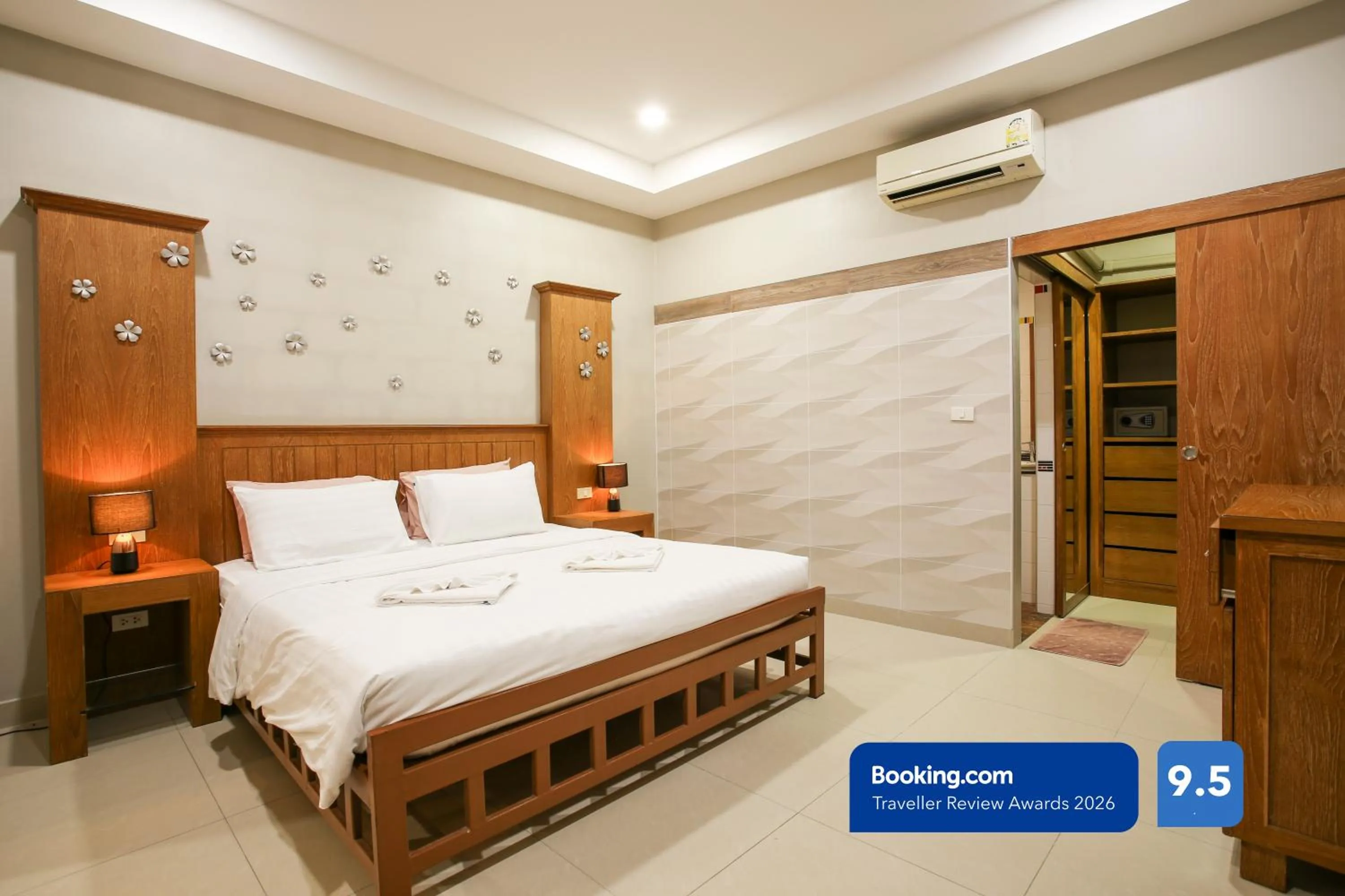 Bed in Thepprasit Cosy