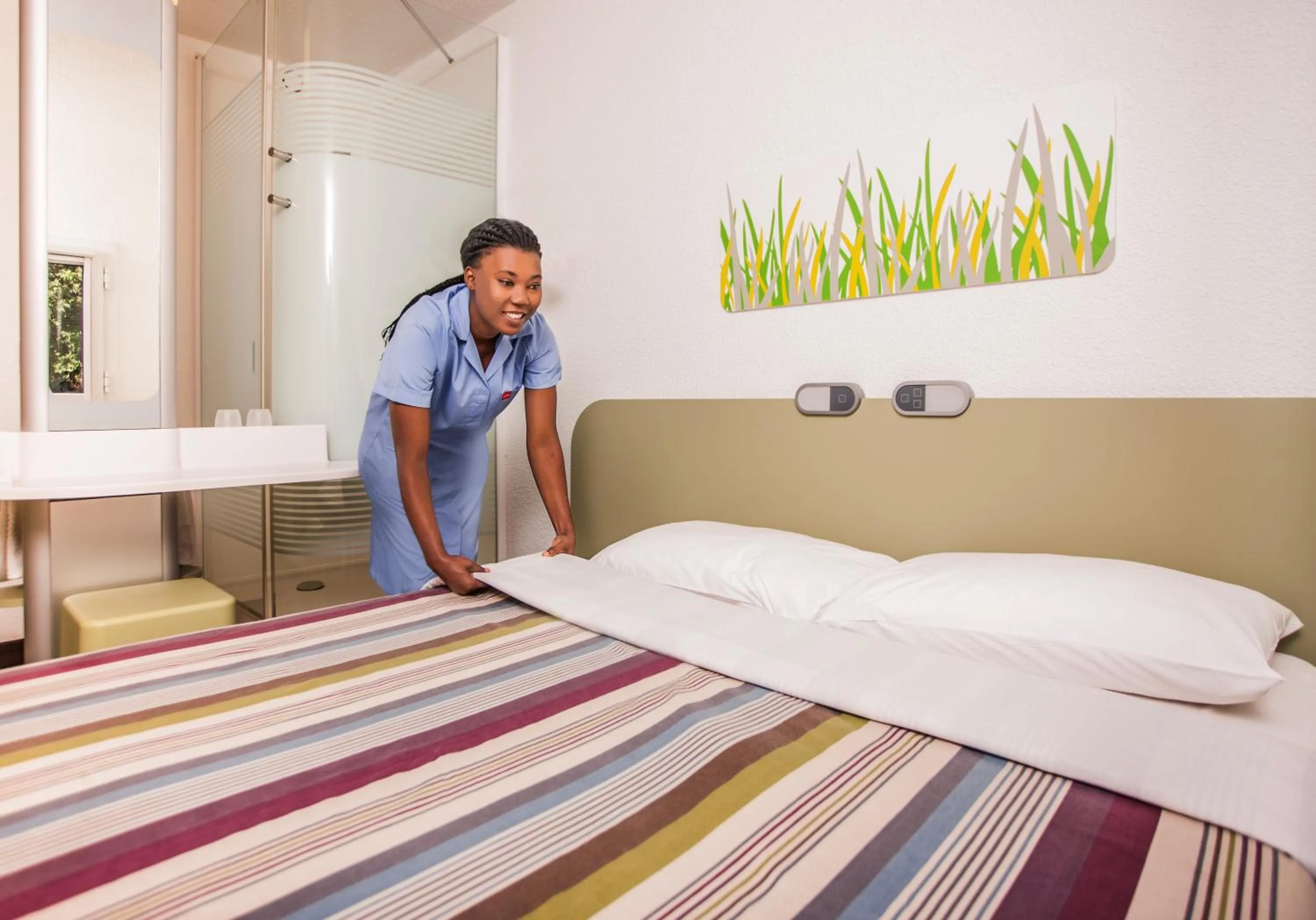 room service, Bed in SUN1 O.R.TAMBO