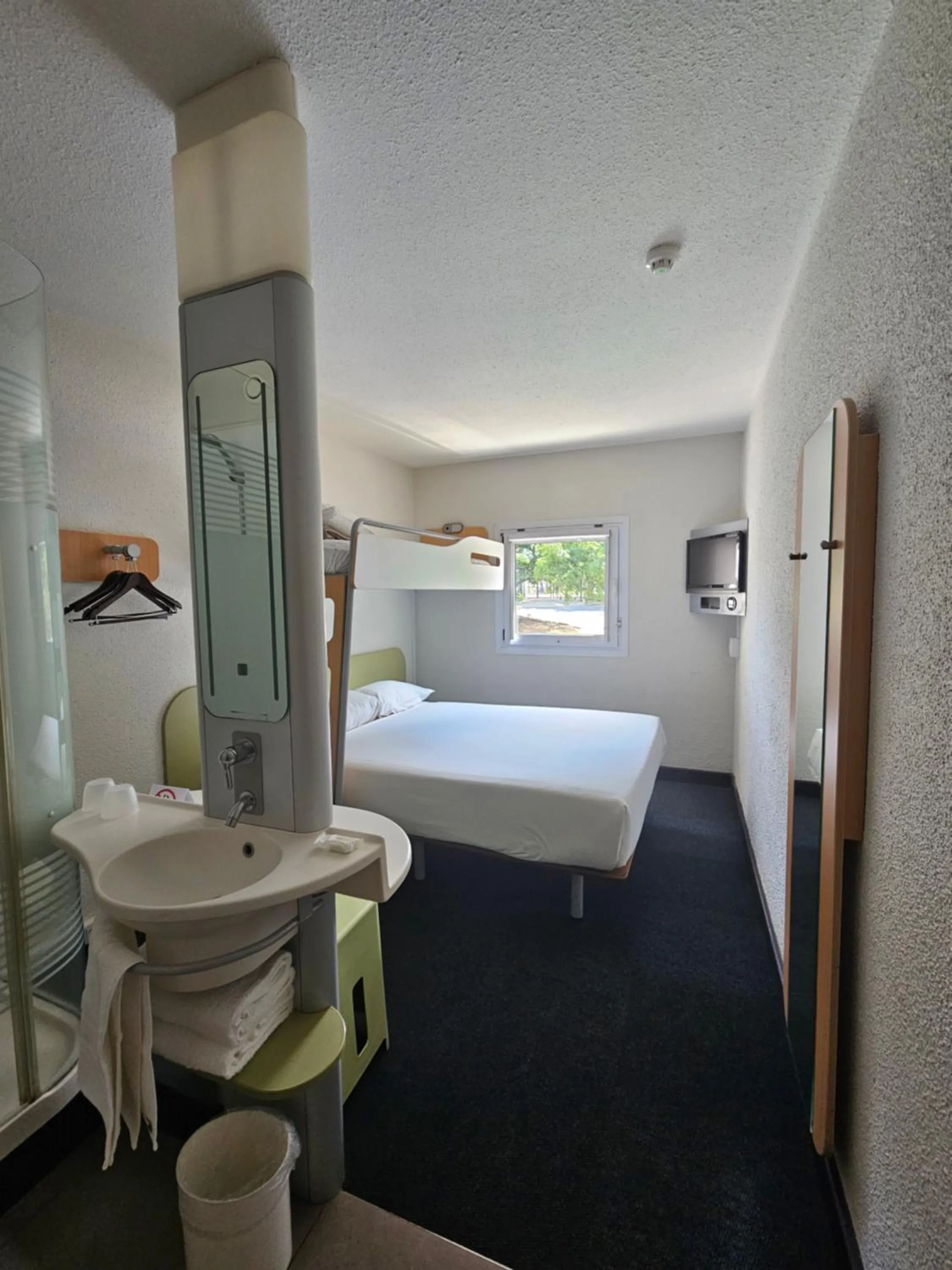 Photo of the whole room, Bed in SUN1 NELSPRUIT