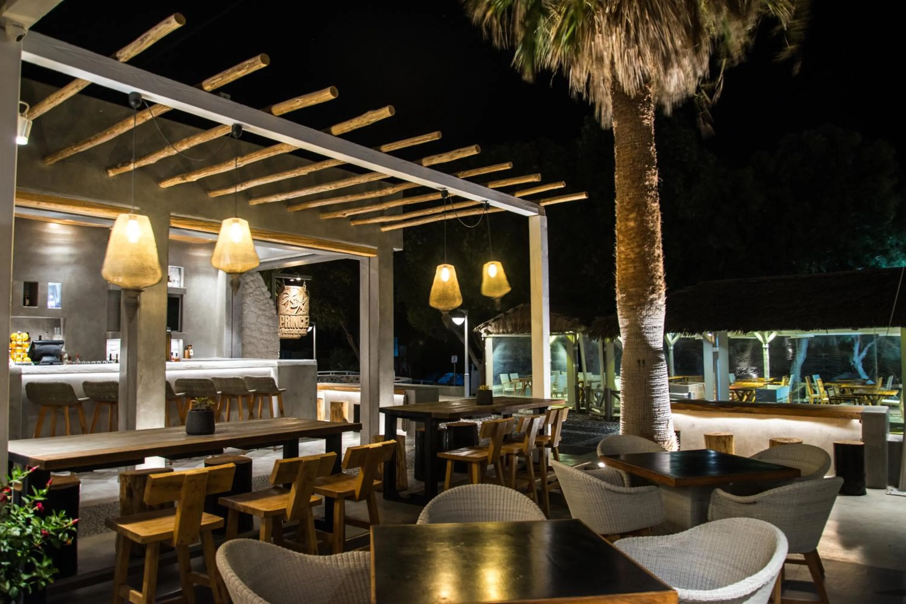 Restaurant/places to eat in Makris Beach Hotel
