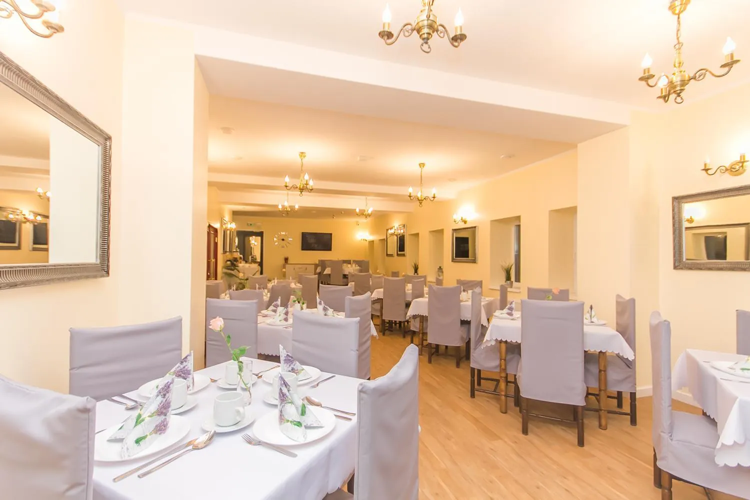 Restaurant/places to eat in Lazur Apartamenty