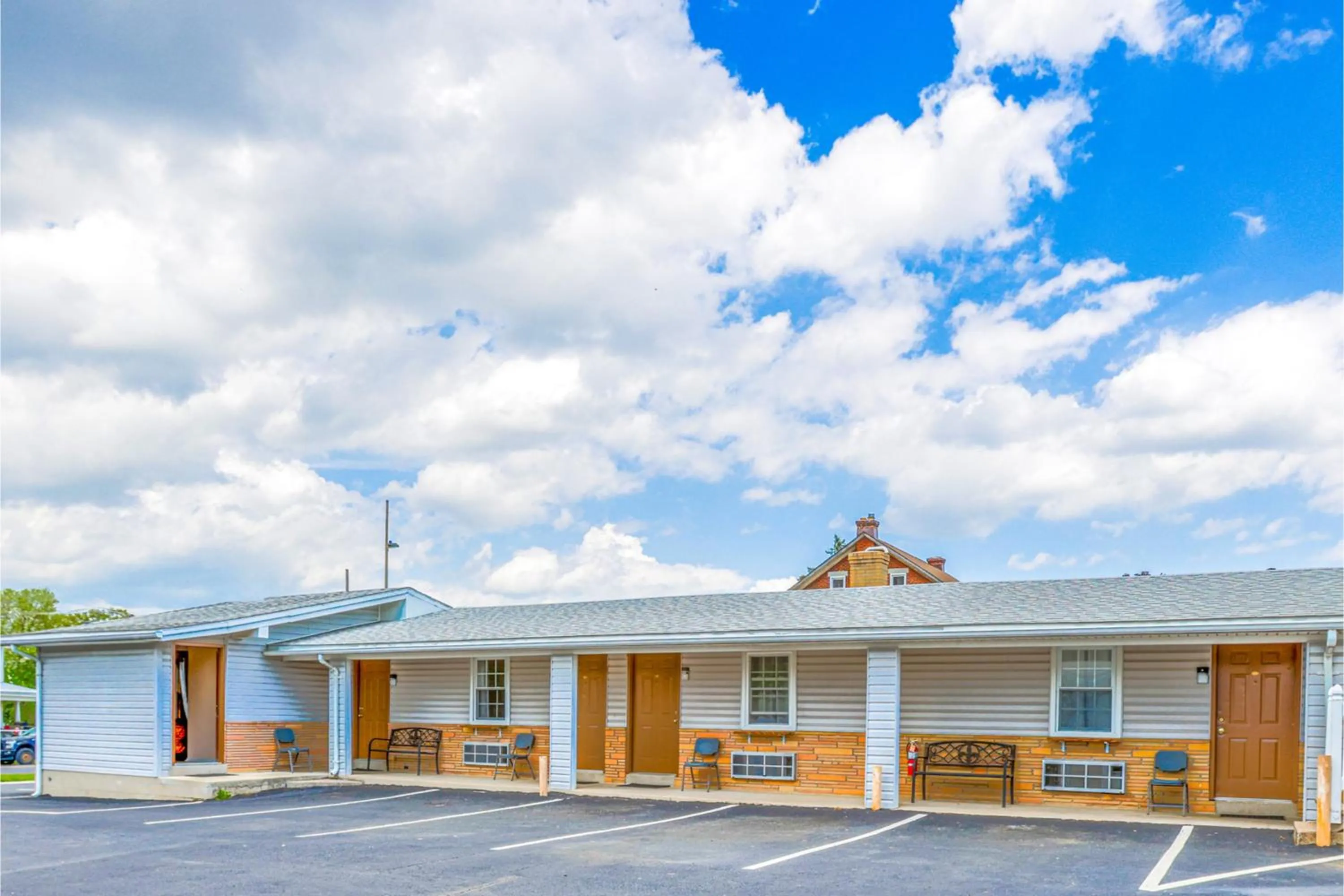 Property building in Dutch Motel Palmyra