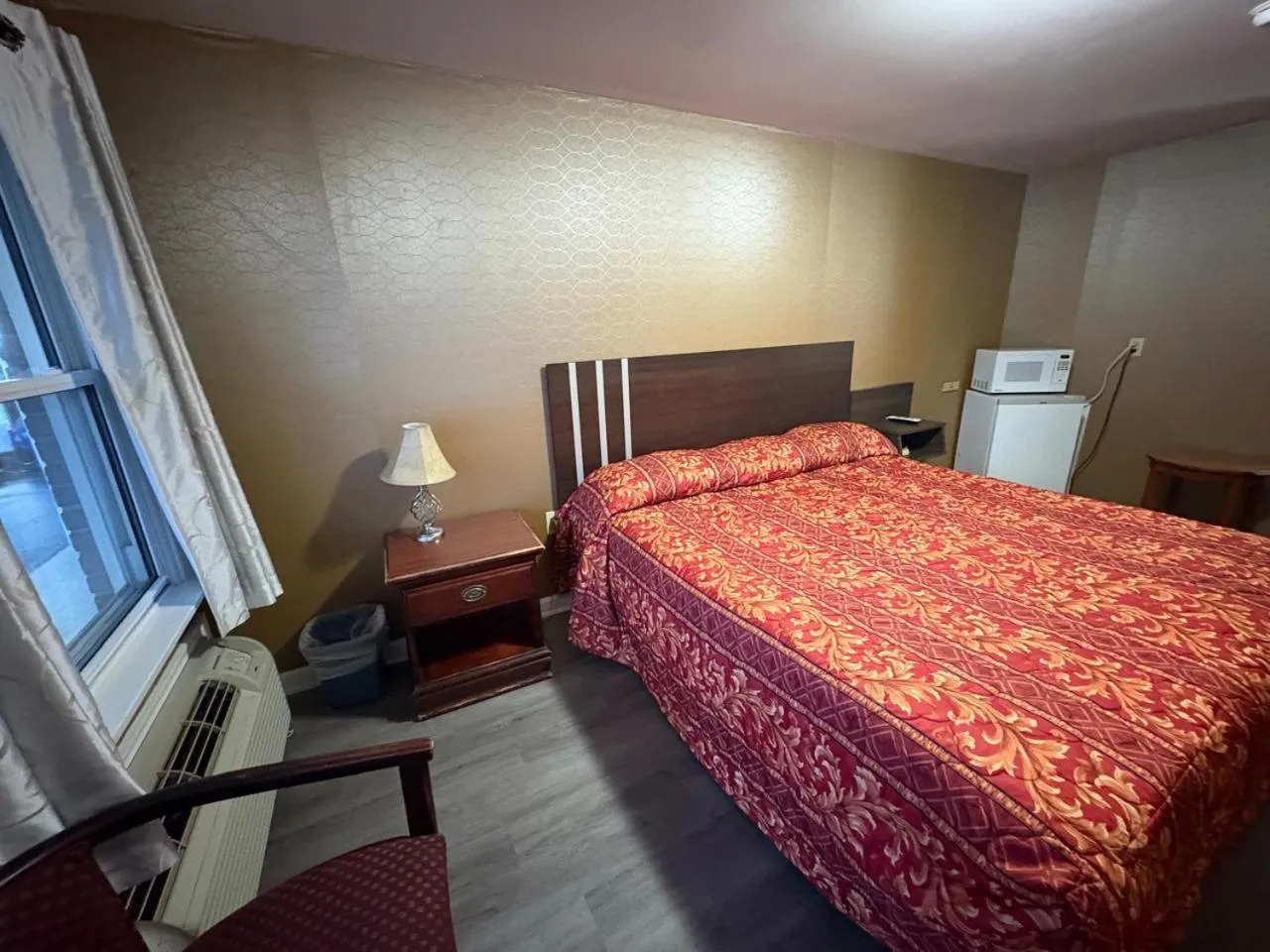 King Bed Smoking in Dutch Motel Palmyra