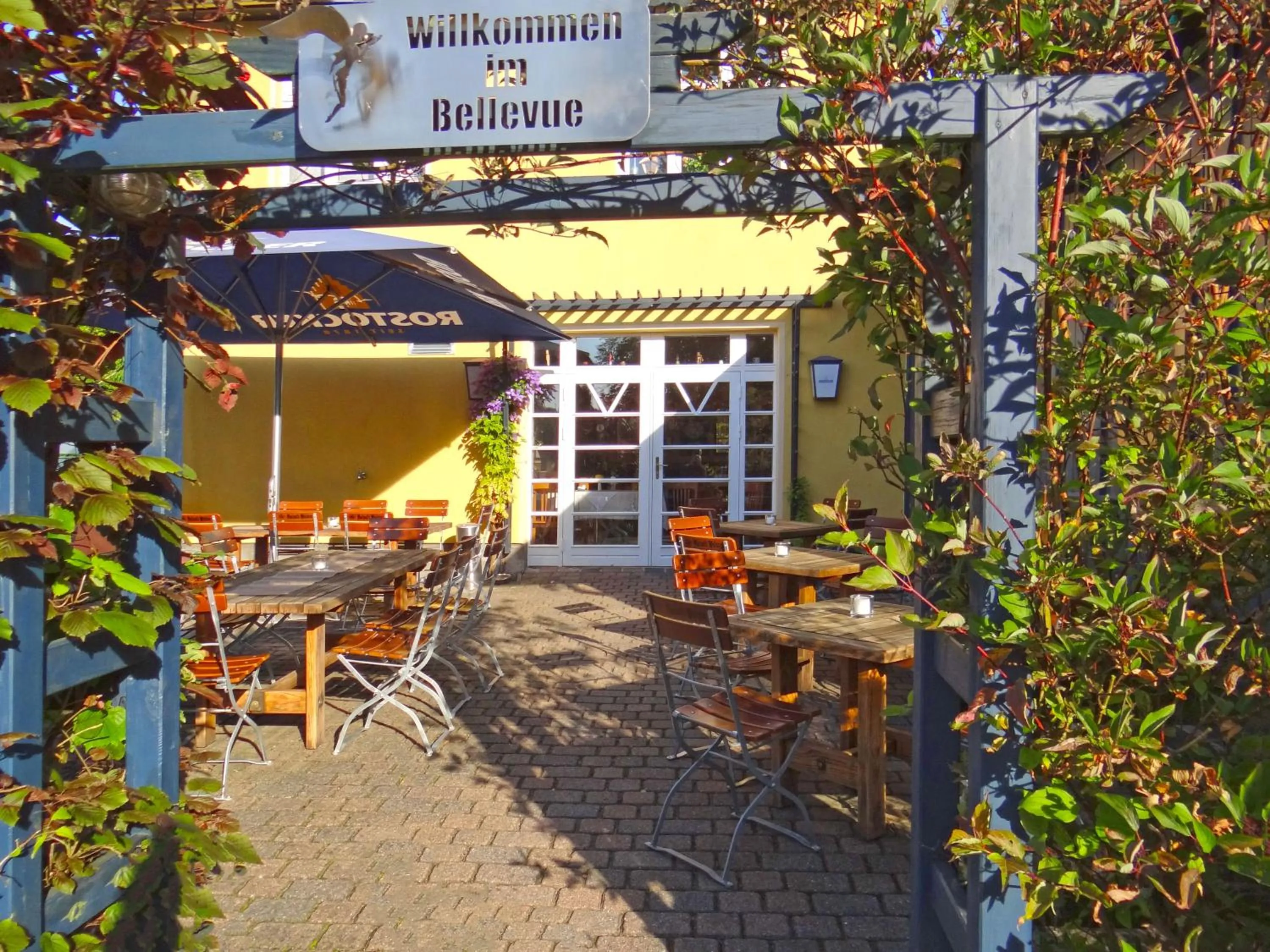 Restaurant/places to eat in Hotel Pension Bellevue