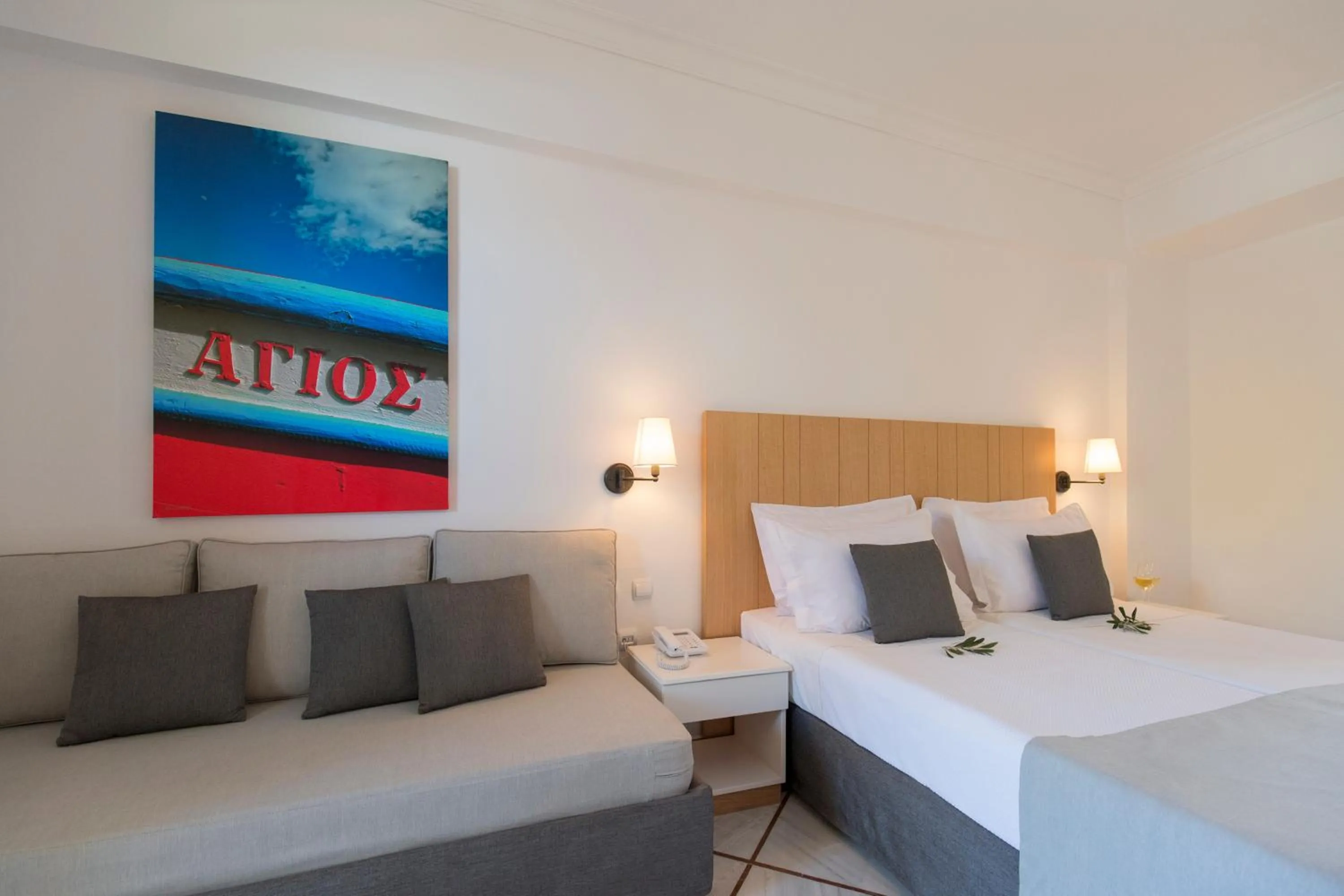 Decorative detail, Bed in Samaina Inn