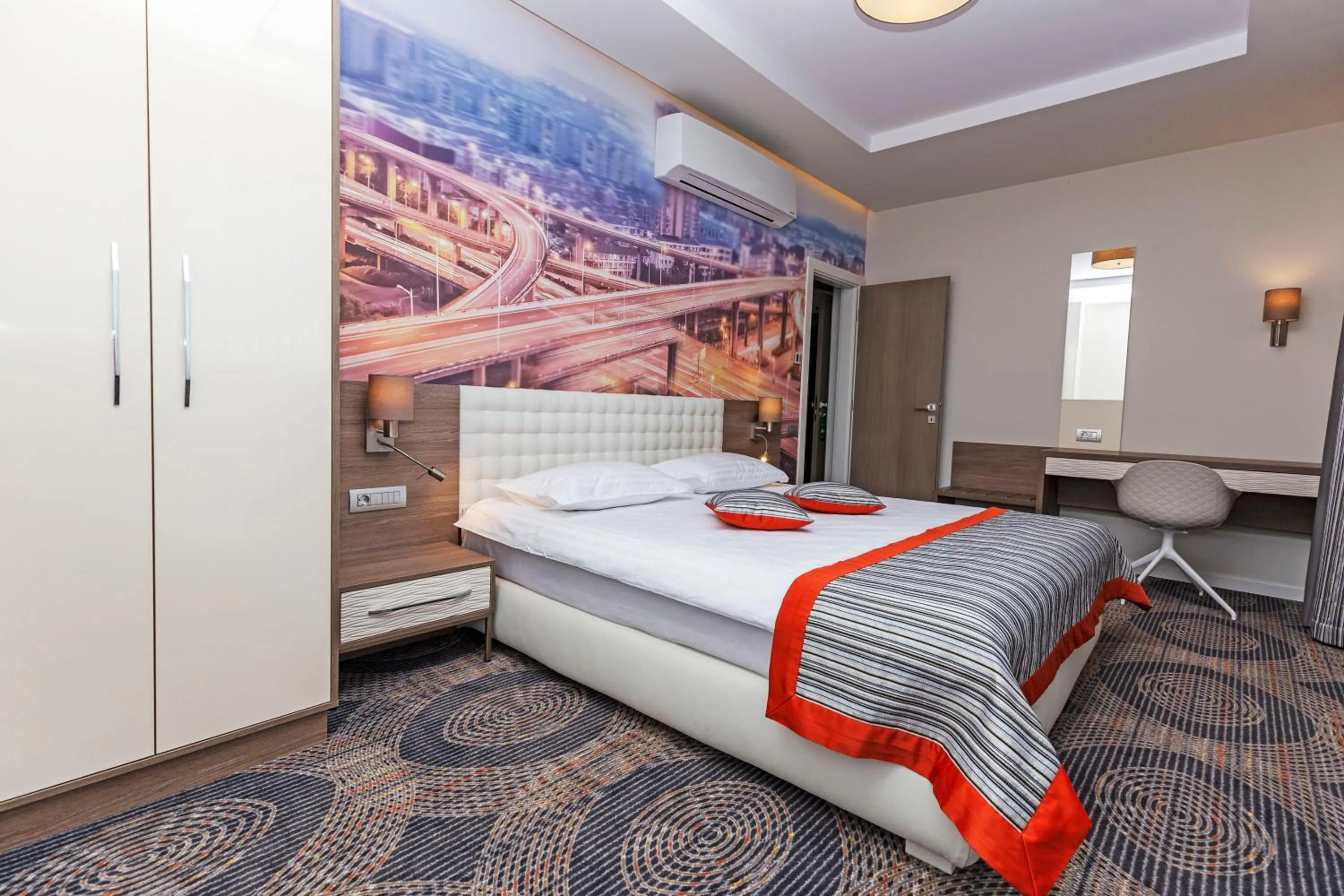 Bedroom, Bed in Plaza35