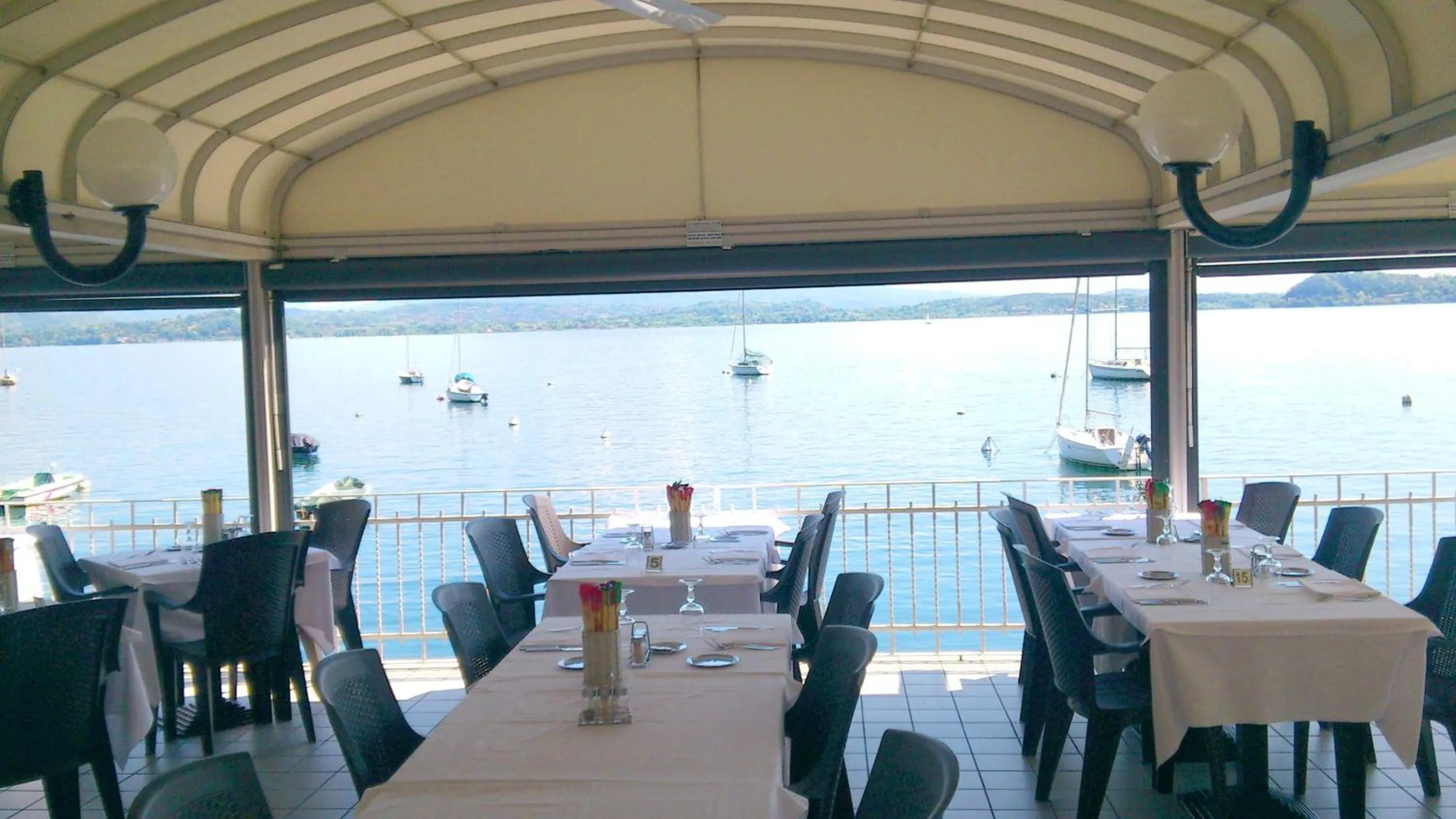 Restaurant/places to eat in Lago Maggiore