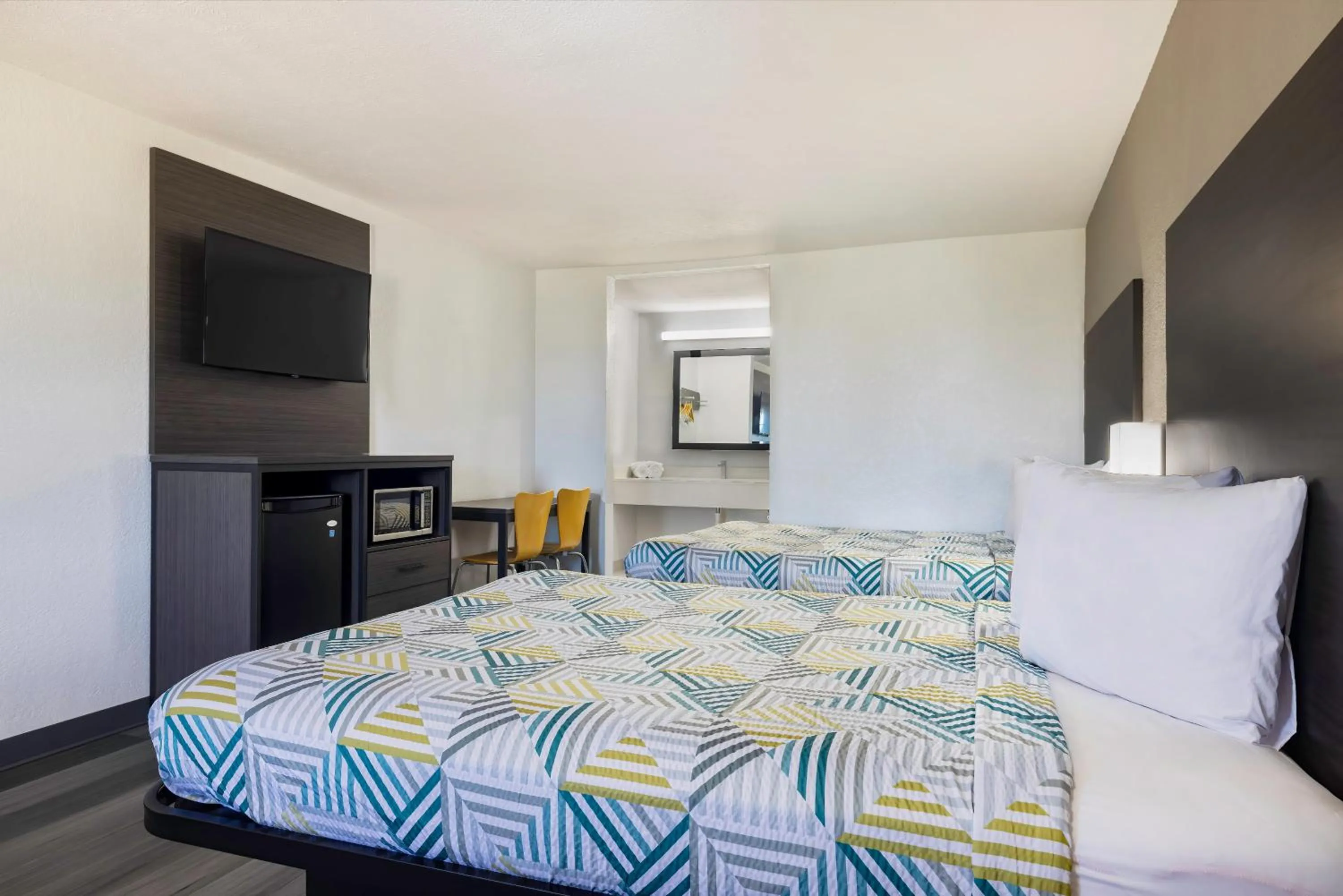 Bedroom, Bed in Motel 6 Lake Charles, LA