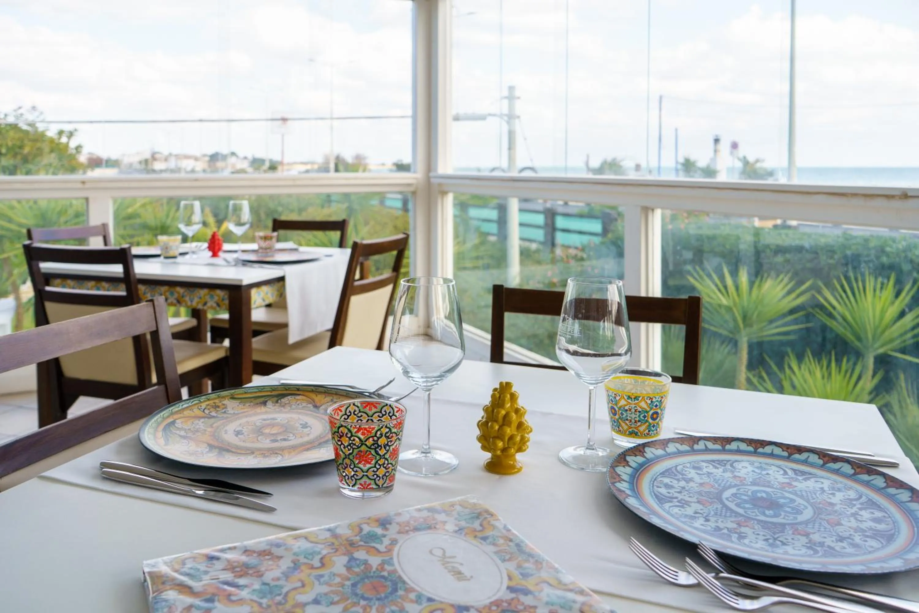 Restaurant/places to eat in Hotel Jonio