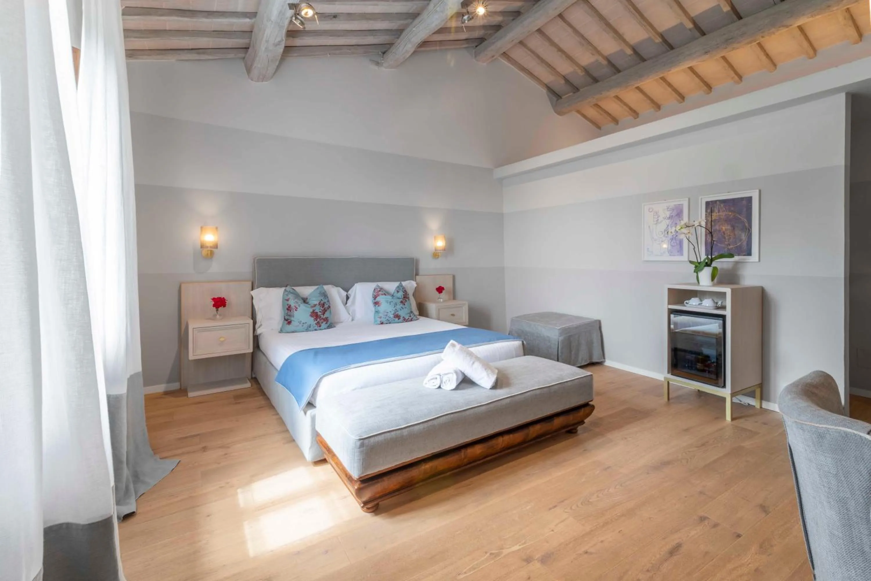 Photo of the whole room, Bed in Relais Le Macine Di Stigliano