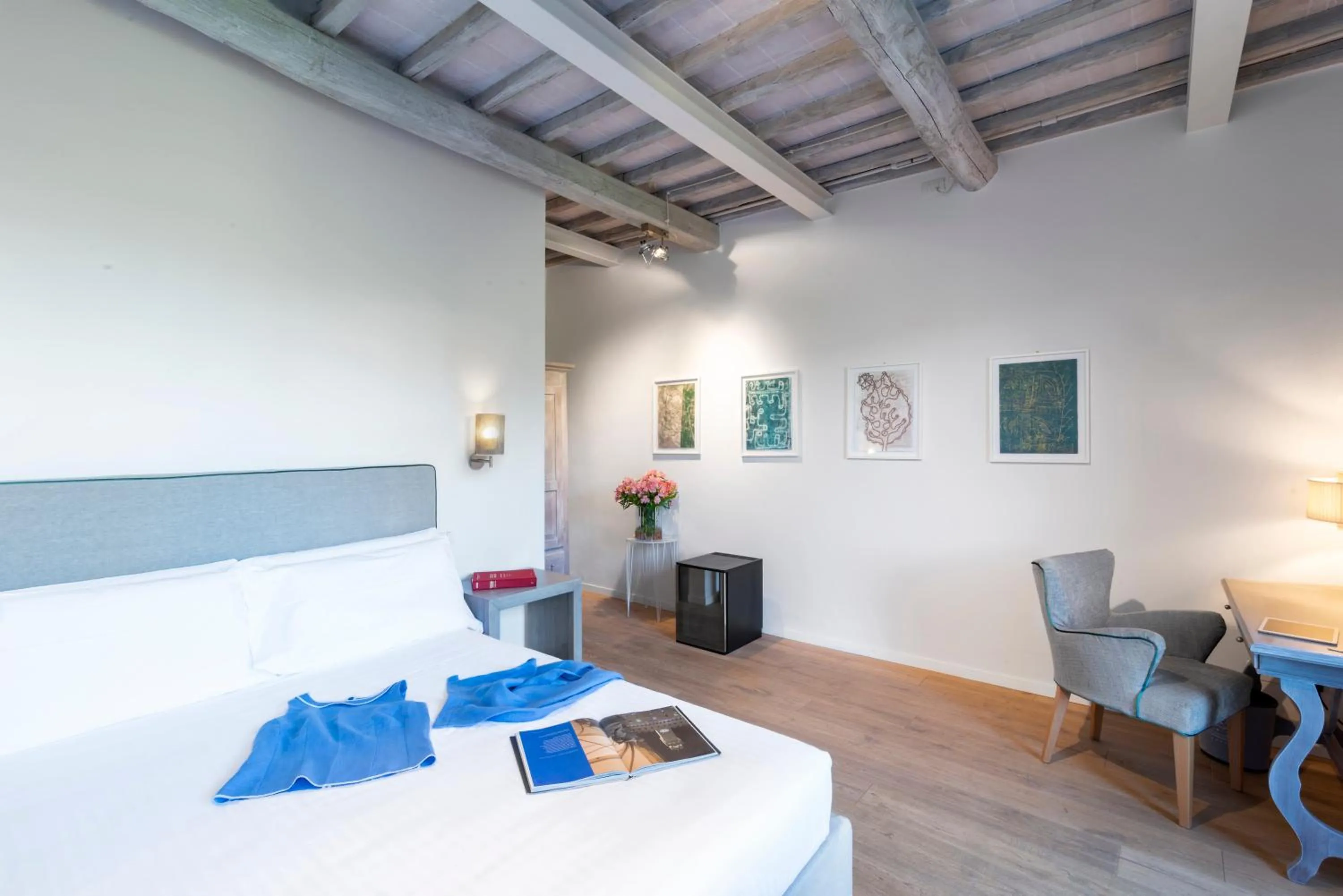 Photo of the whole room, Bed in Relais Le Macine Di Stigliano