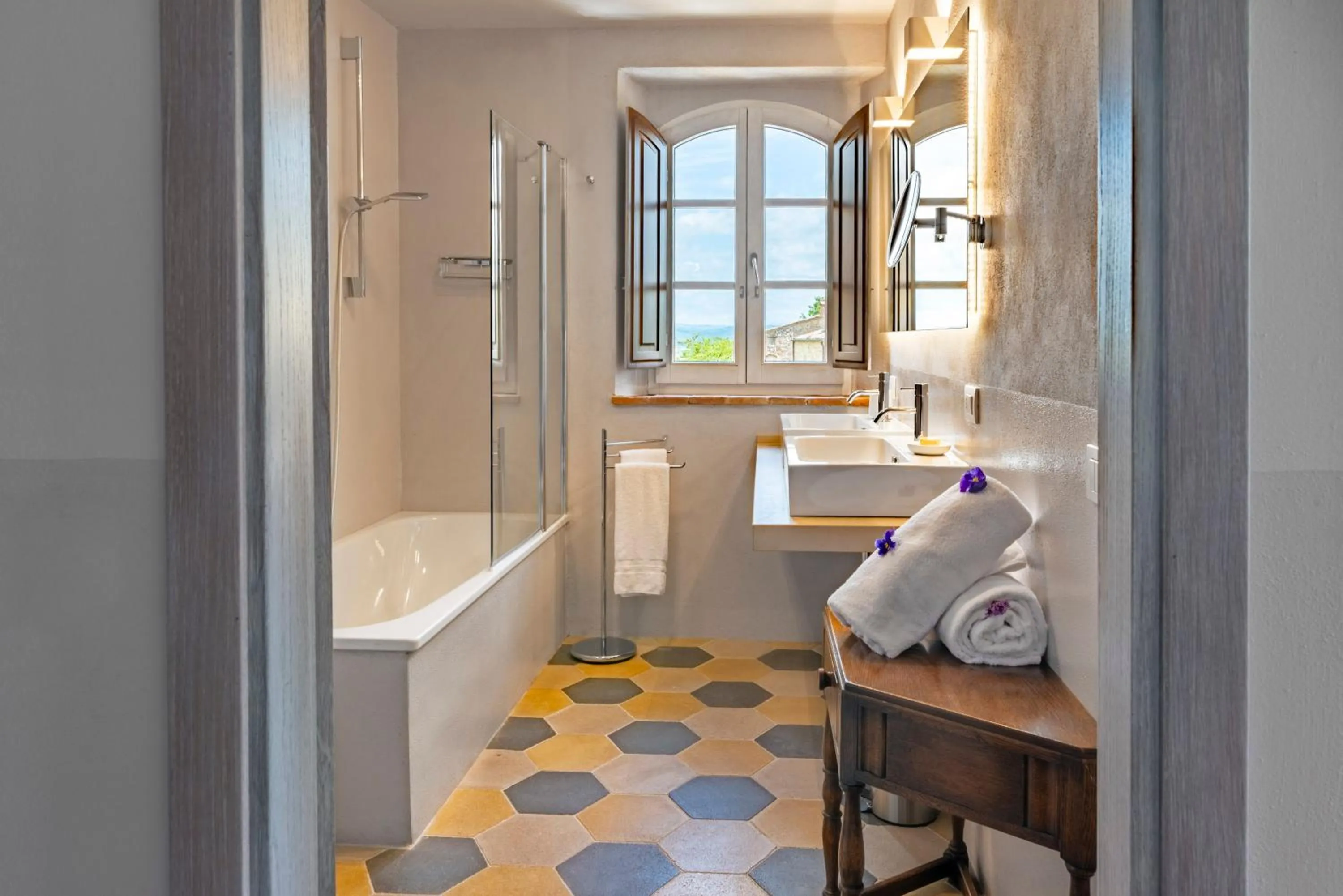 Bathroom in Relais Le Macine Di Stigliano