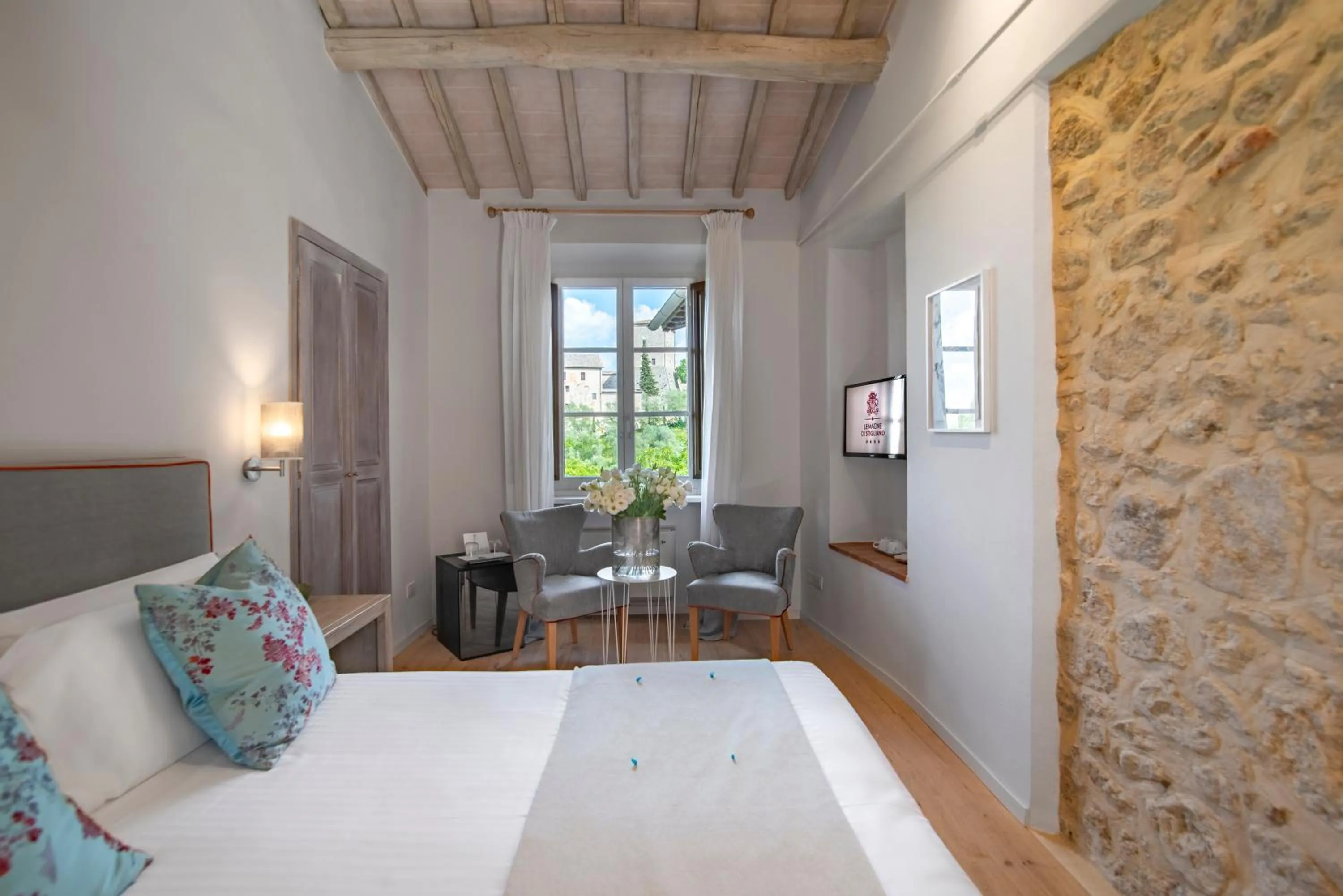 Photo of the whole room, Bed in Relais Le Macine Di Stigliano