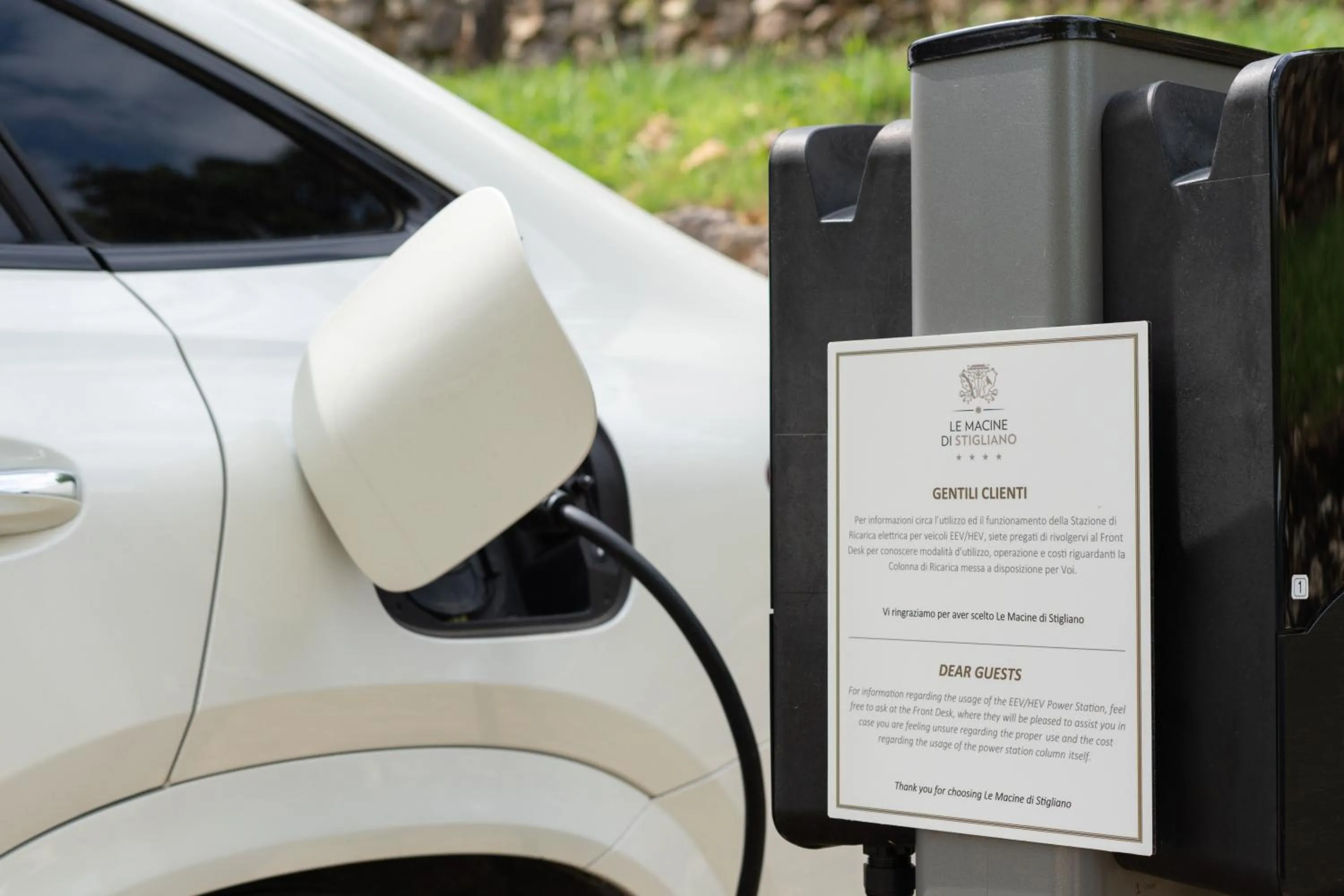 Parking in Relais Le Macine Di Stigliano