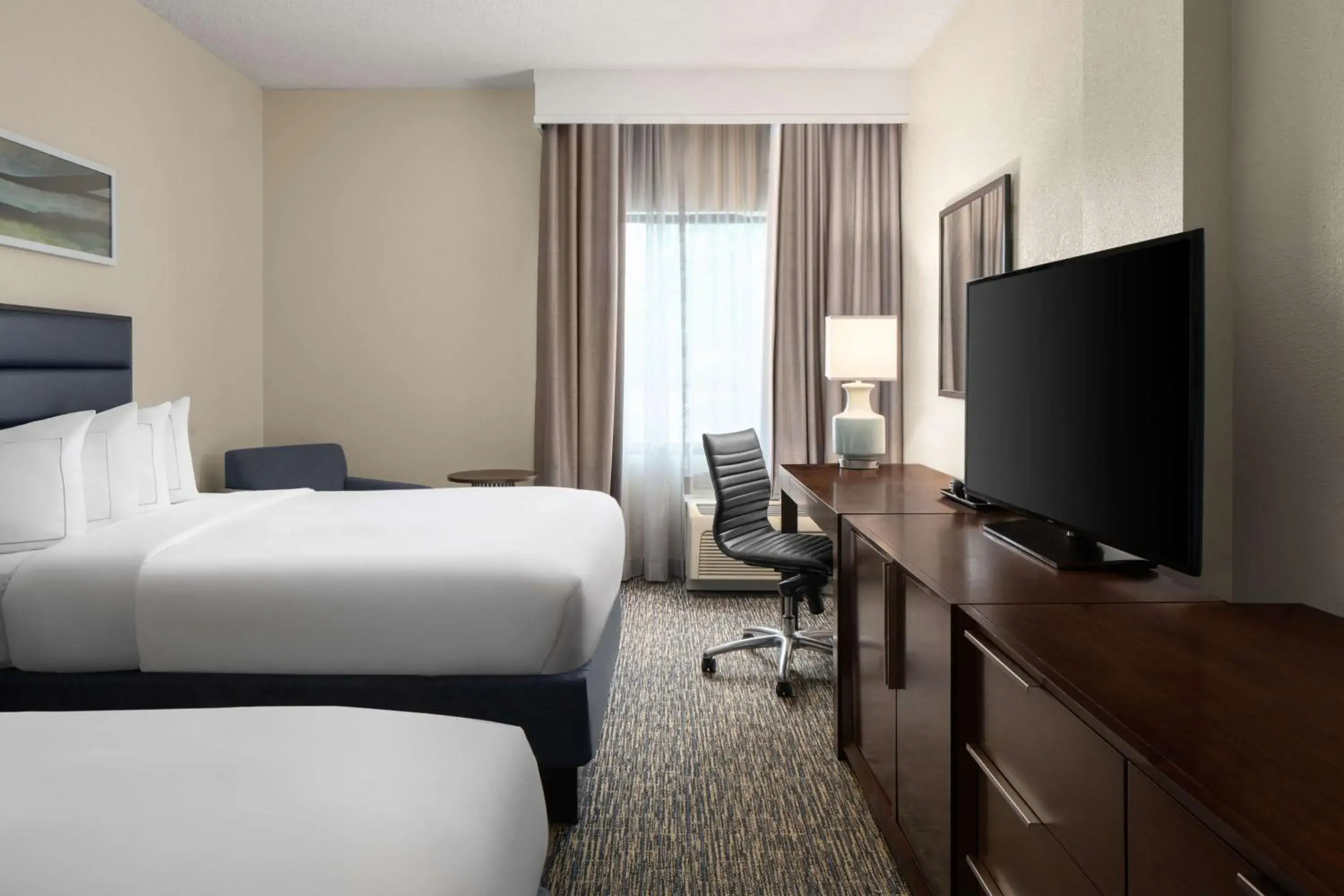 King Room with Accessible Tub - Mobility and Hearing Access in DoubleTree by Hilton Hotel Columbia King Room with Accessible Tub - Mobility and Hearing Access in DoubleTree by Hilton Hotel Columbia