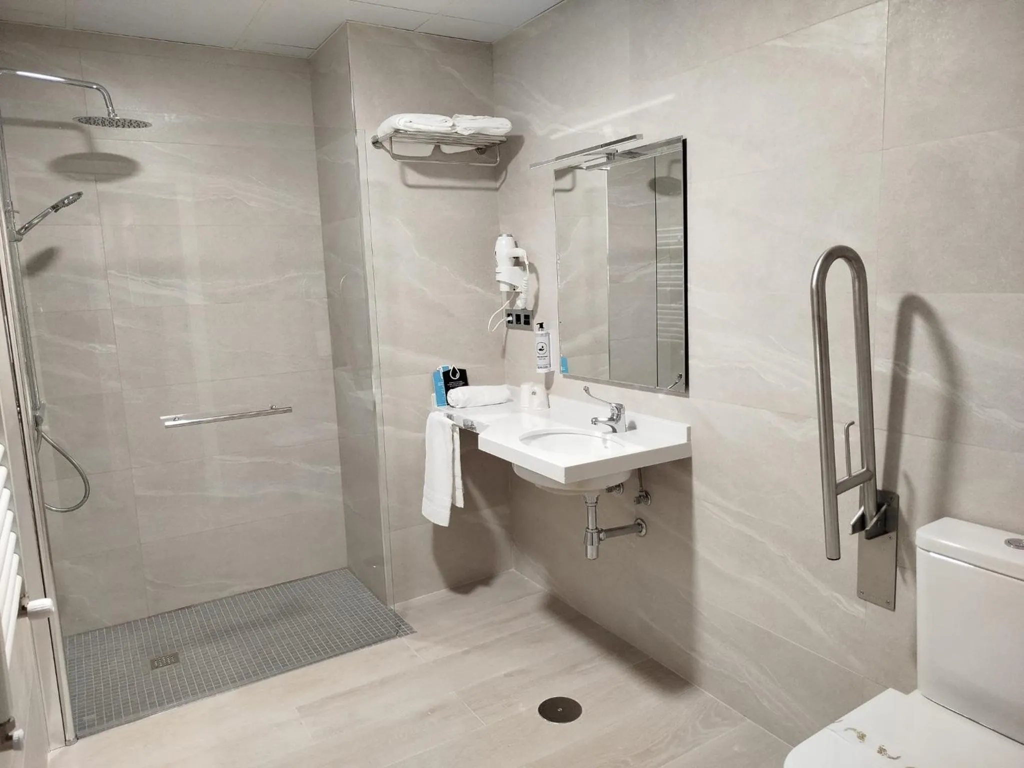 Bathroom in Hotel Alda Ciudad de Toro