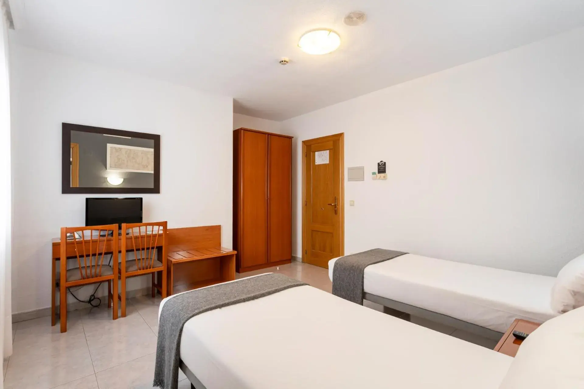 Economy Double or Twin Room in Hotel Alda Ciudad de Toro Economy Double or Twin Room in Hotel Alda Ciudad de Toro