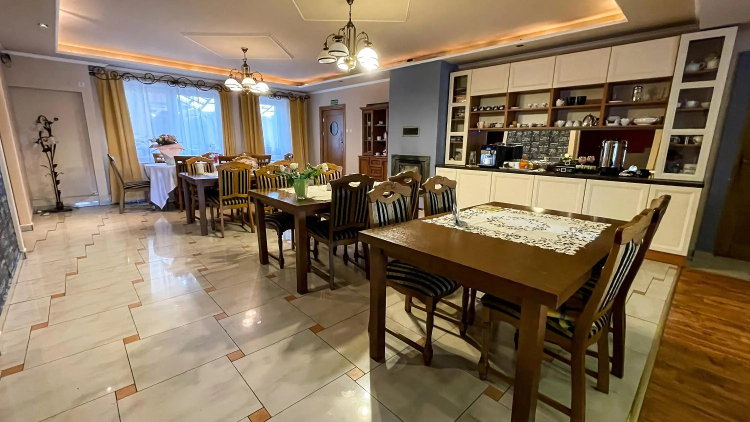 Restaurant/places to eat in Mister