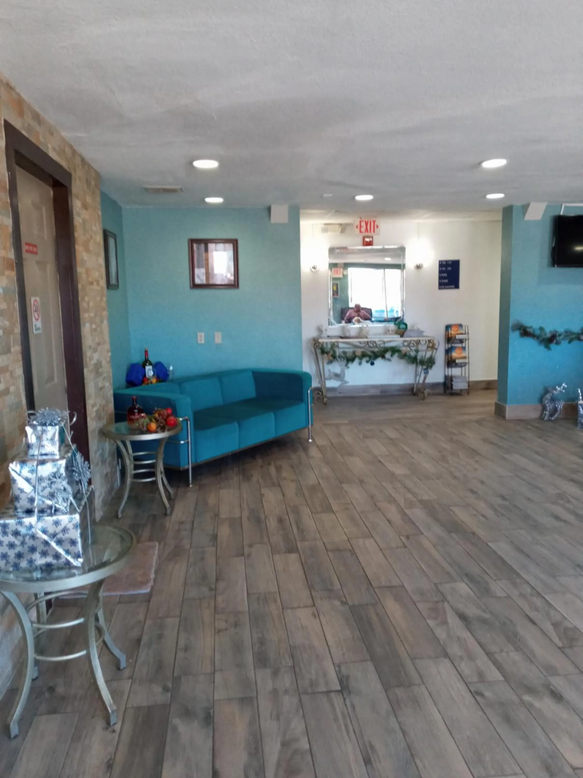 Lobby or reception, Bed in Travel Inn Winter Haven