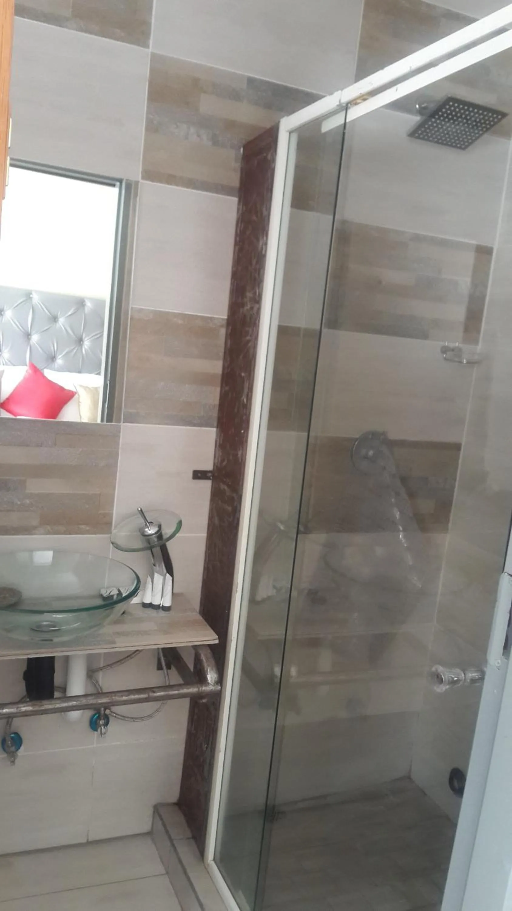 Shower in The New Mall Guesthouse