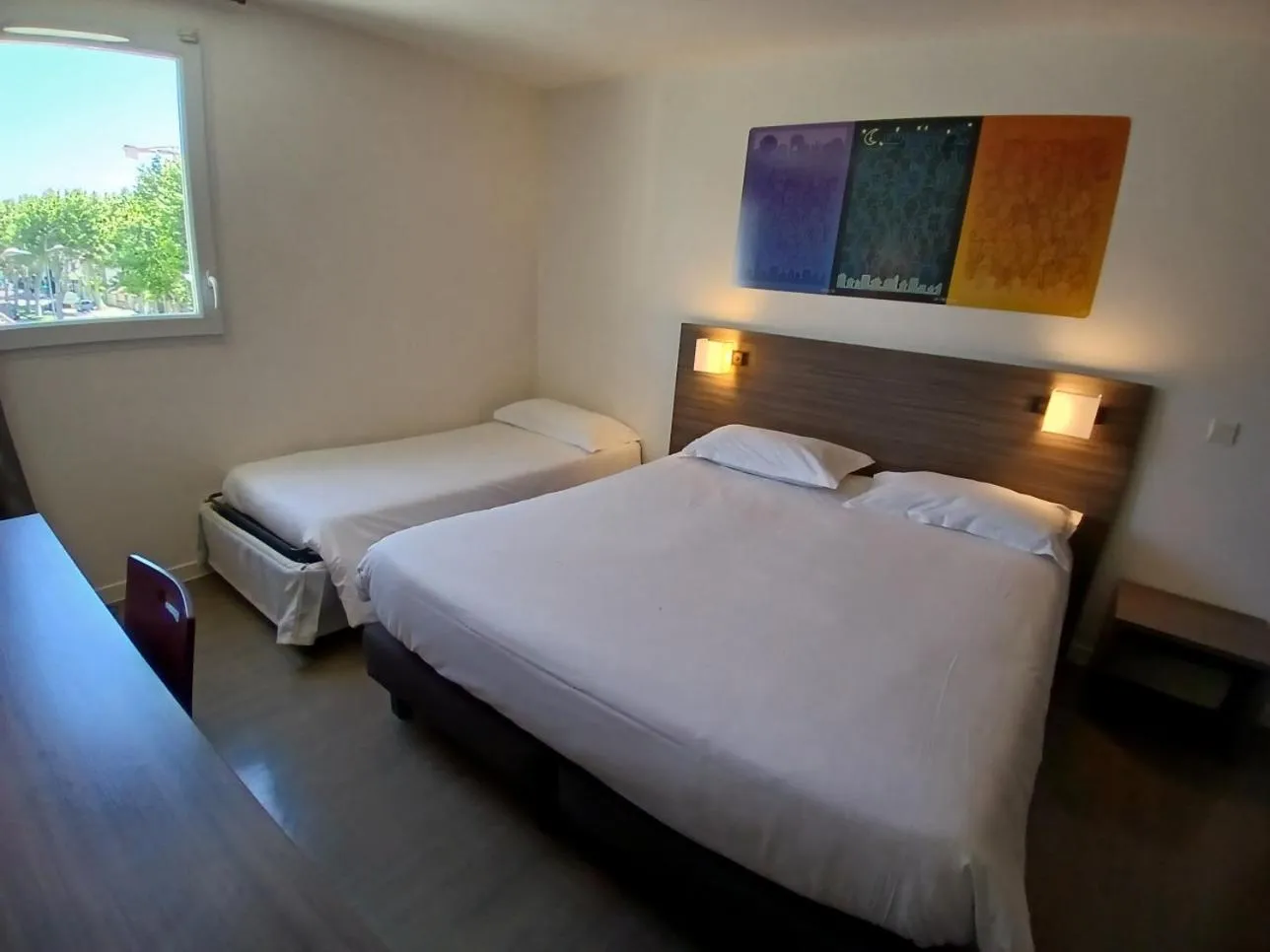 Bathroom, Bed in The Originals Residence Appart Hôtel Hévéa Valence