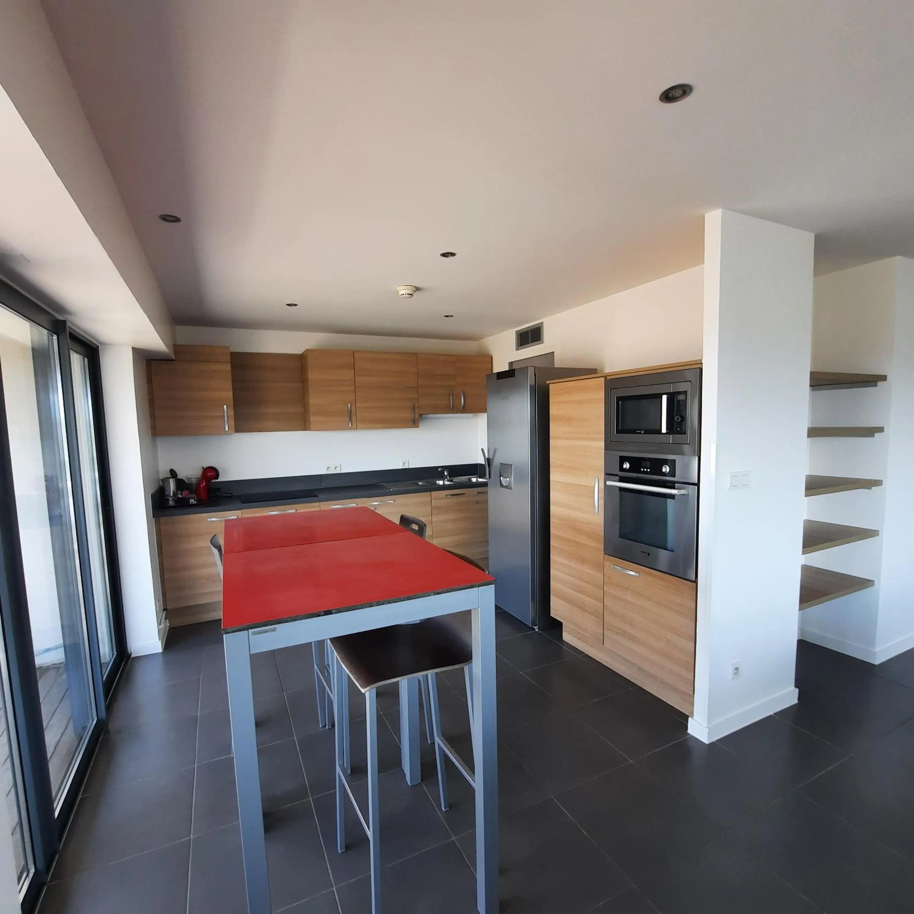 kitchen in The Originals Residence Appart Hôtel Hévéa Valence