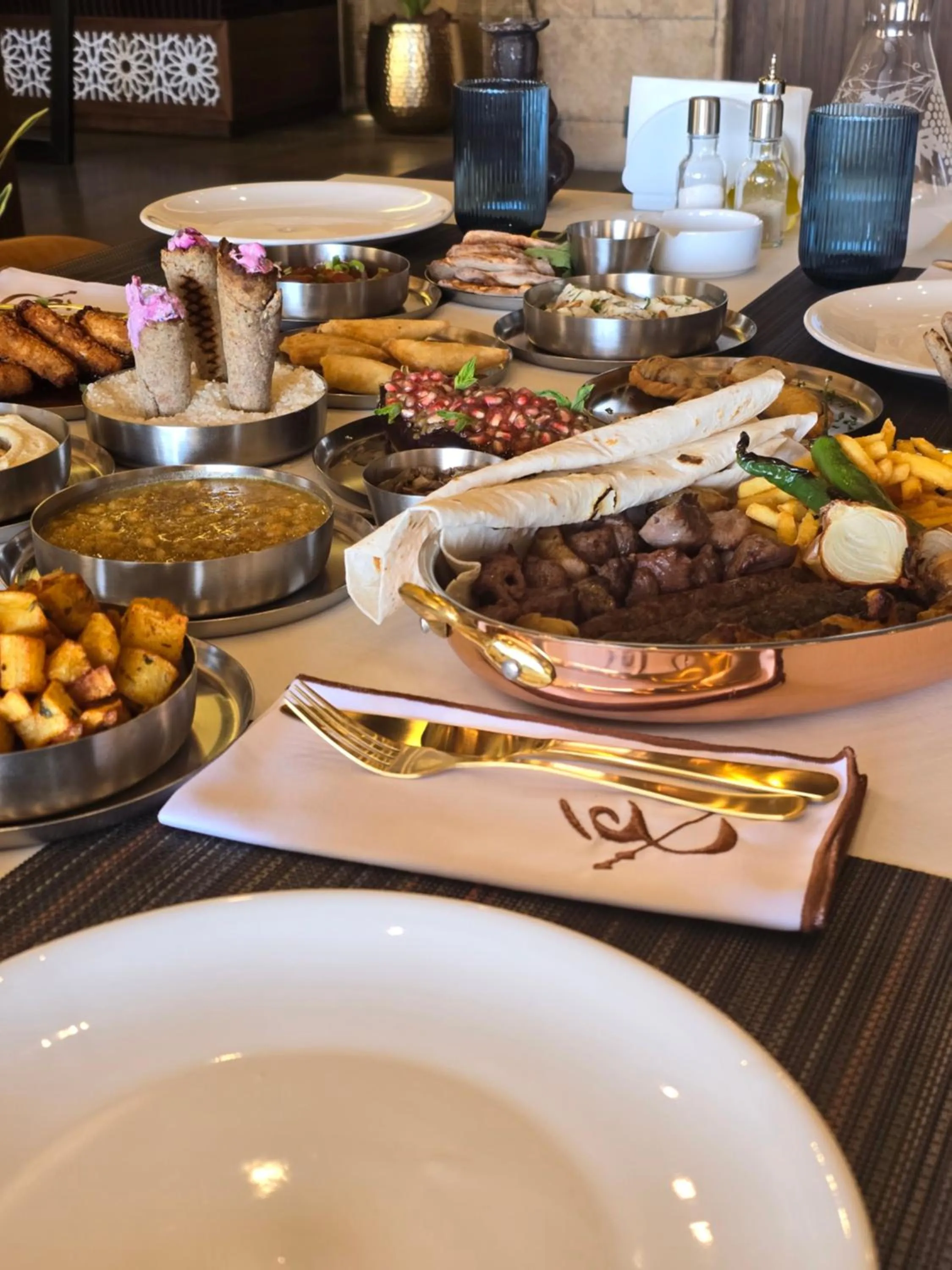 Restaurant/places to eat in Maximus Hotel Byblos