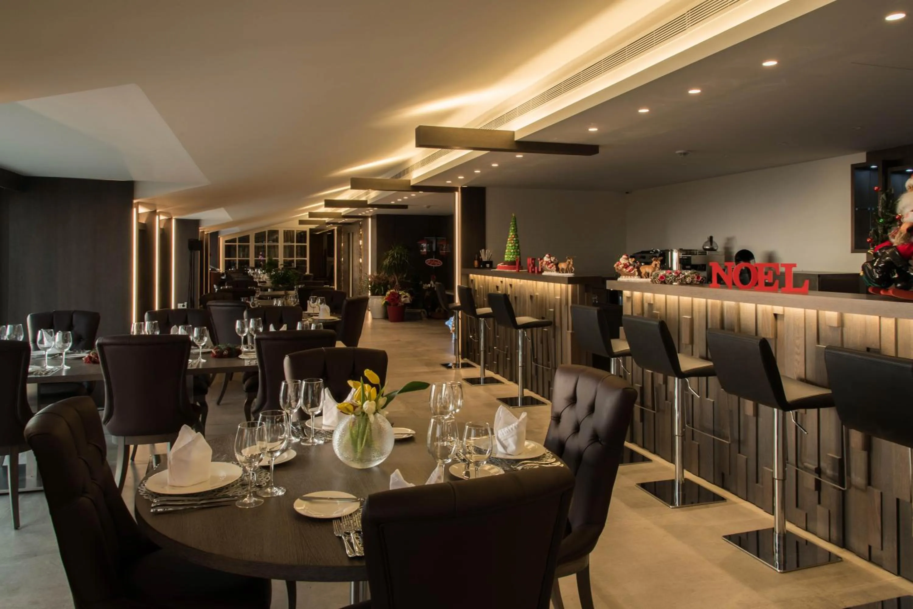 Restaurant/places to eat in Maximus Hotel Byblos