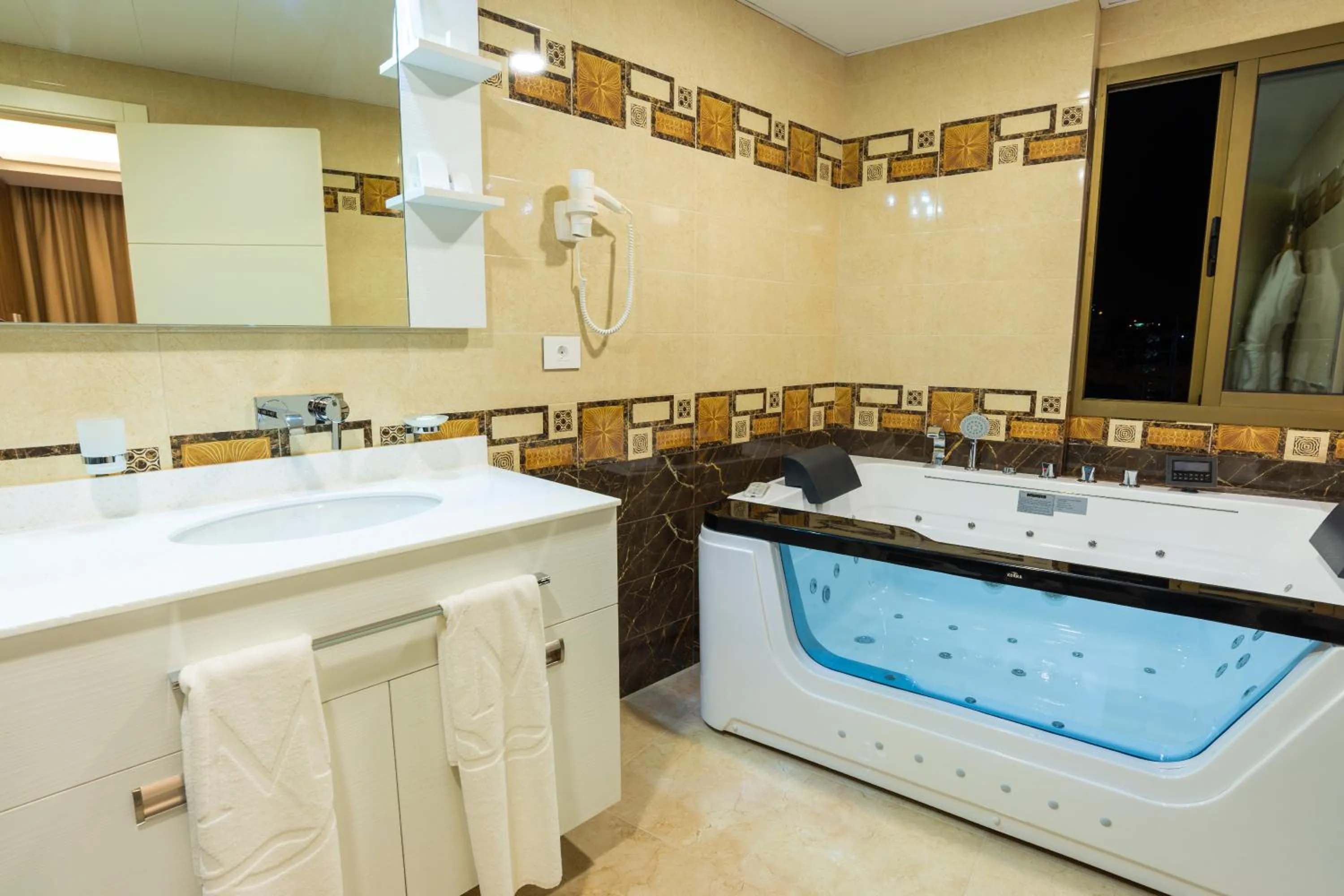 Maximus Hotel Byblos