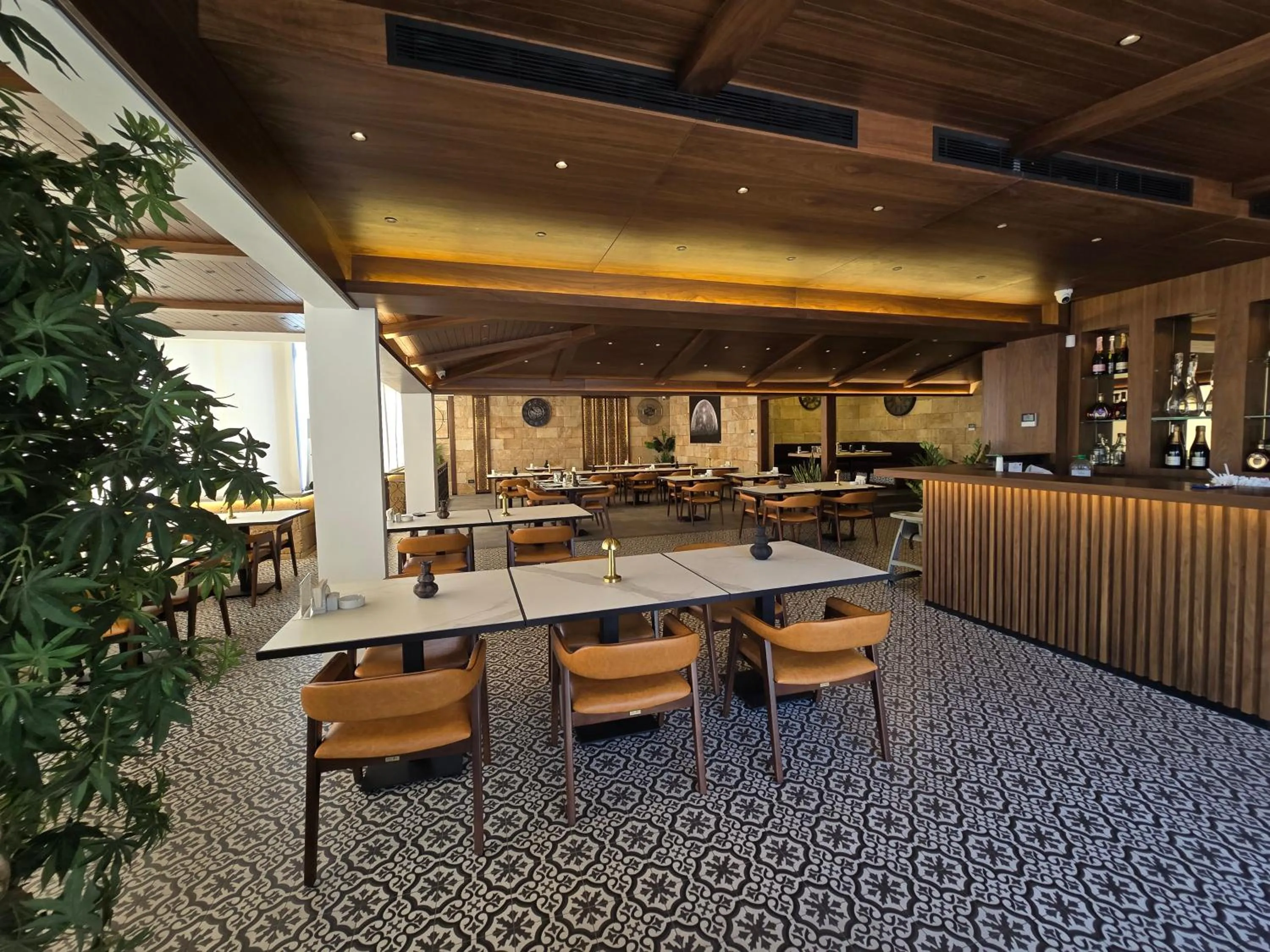 Restaurant/places to eat in Maximus Hotel Byblos