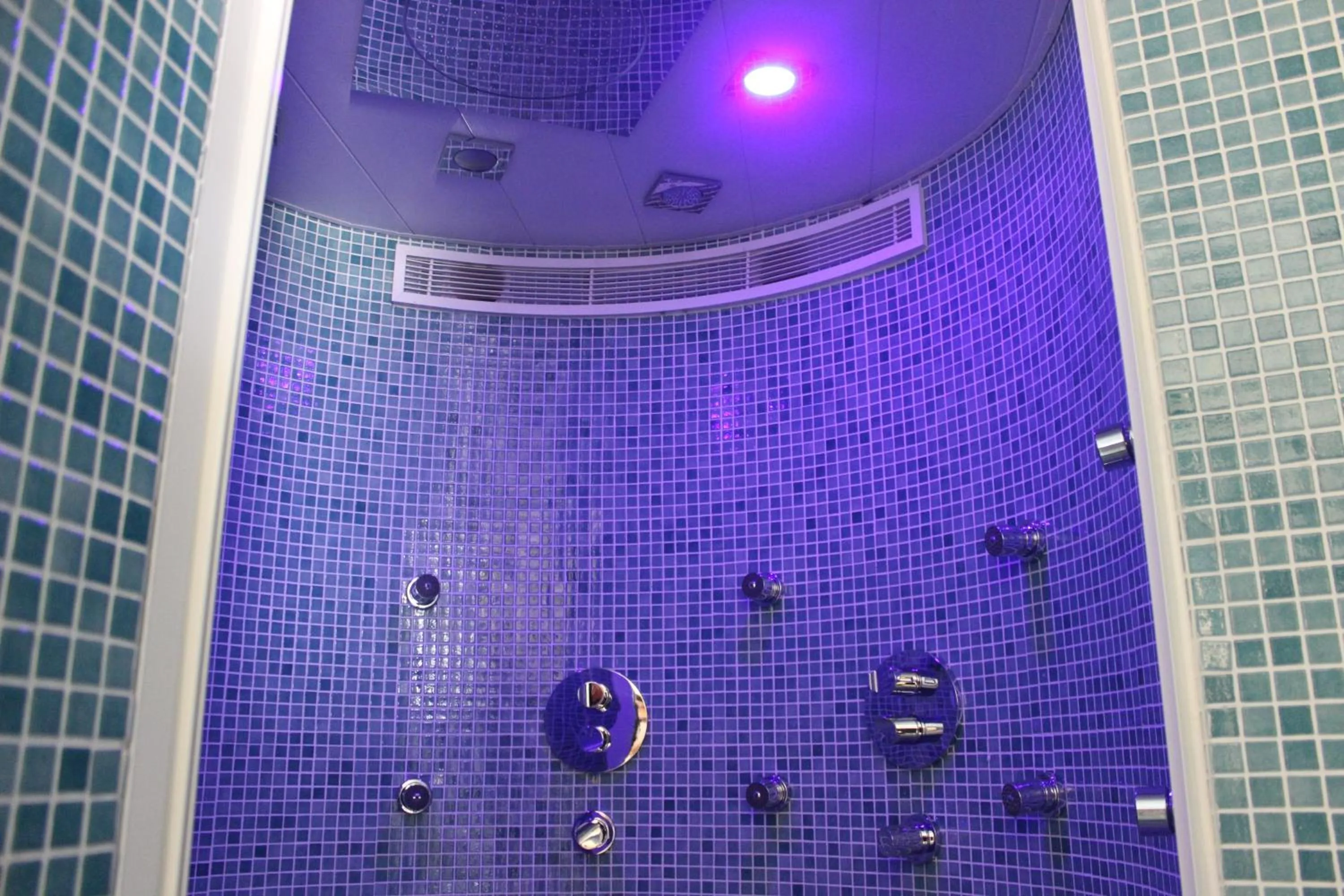 Spa and wellness centre/facilities in Maximus Hotel Byblos