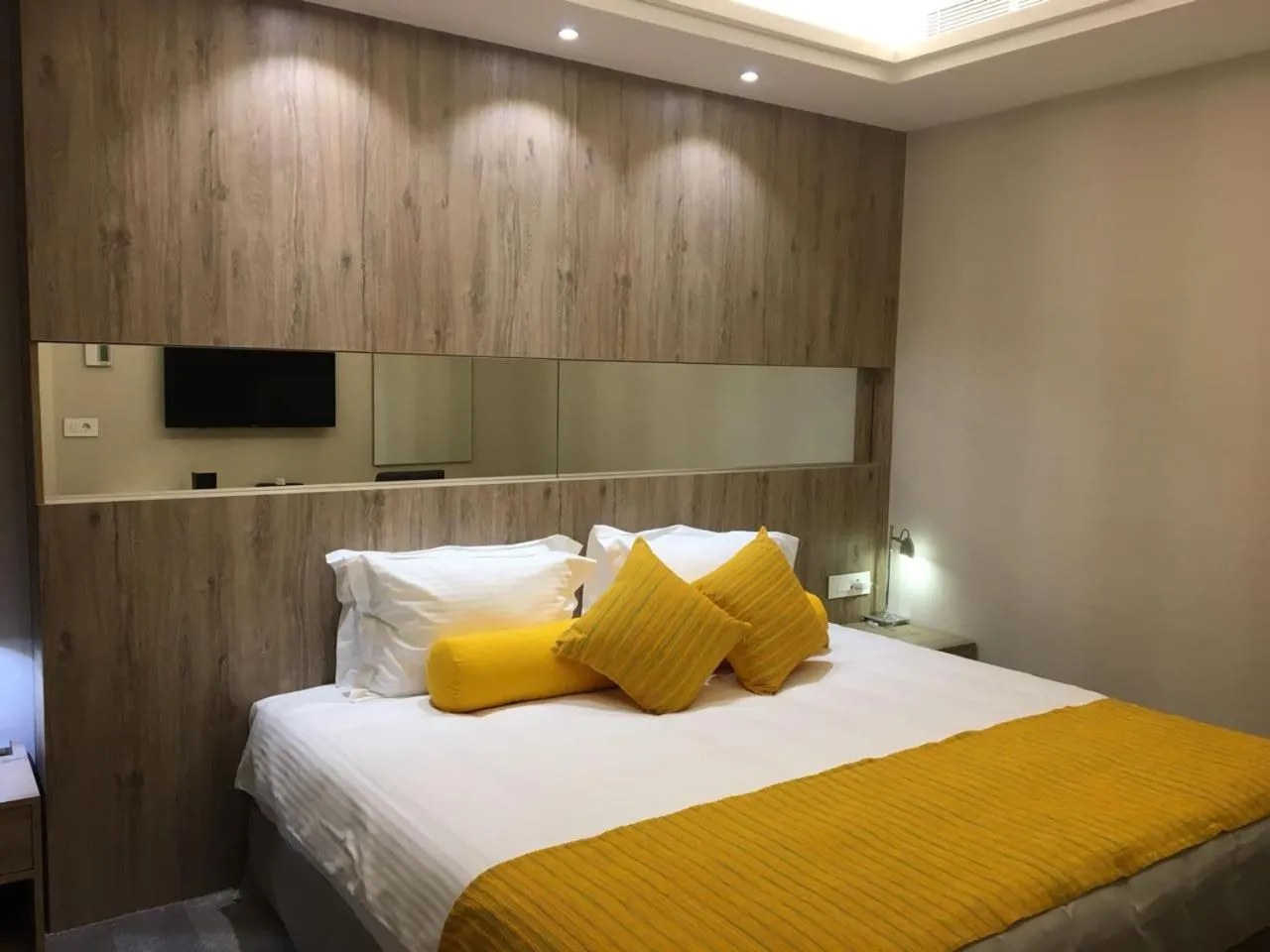 Bed in Maximus Hotel Byblos