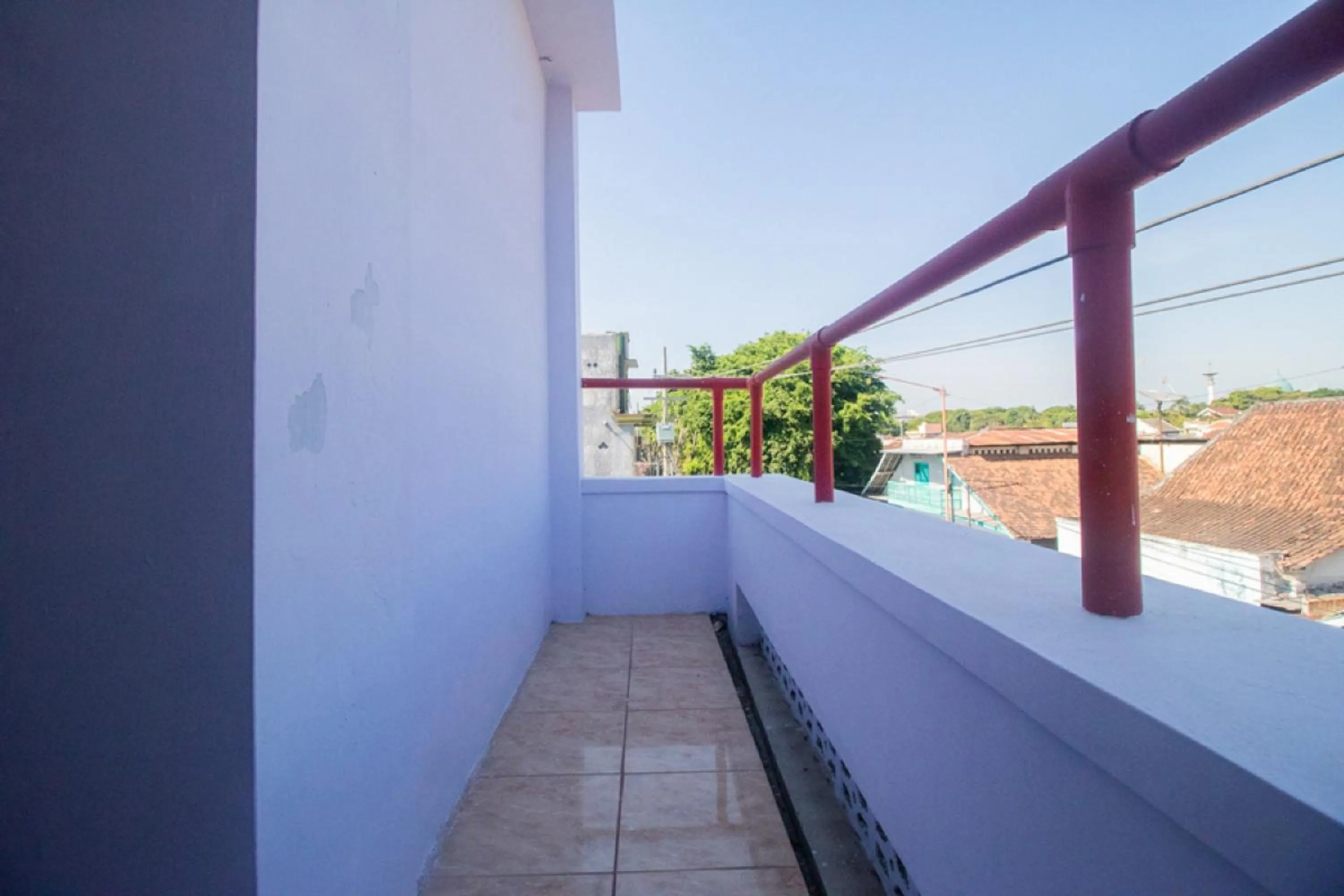 RedDoorz near Pantai Boom