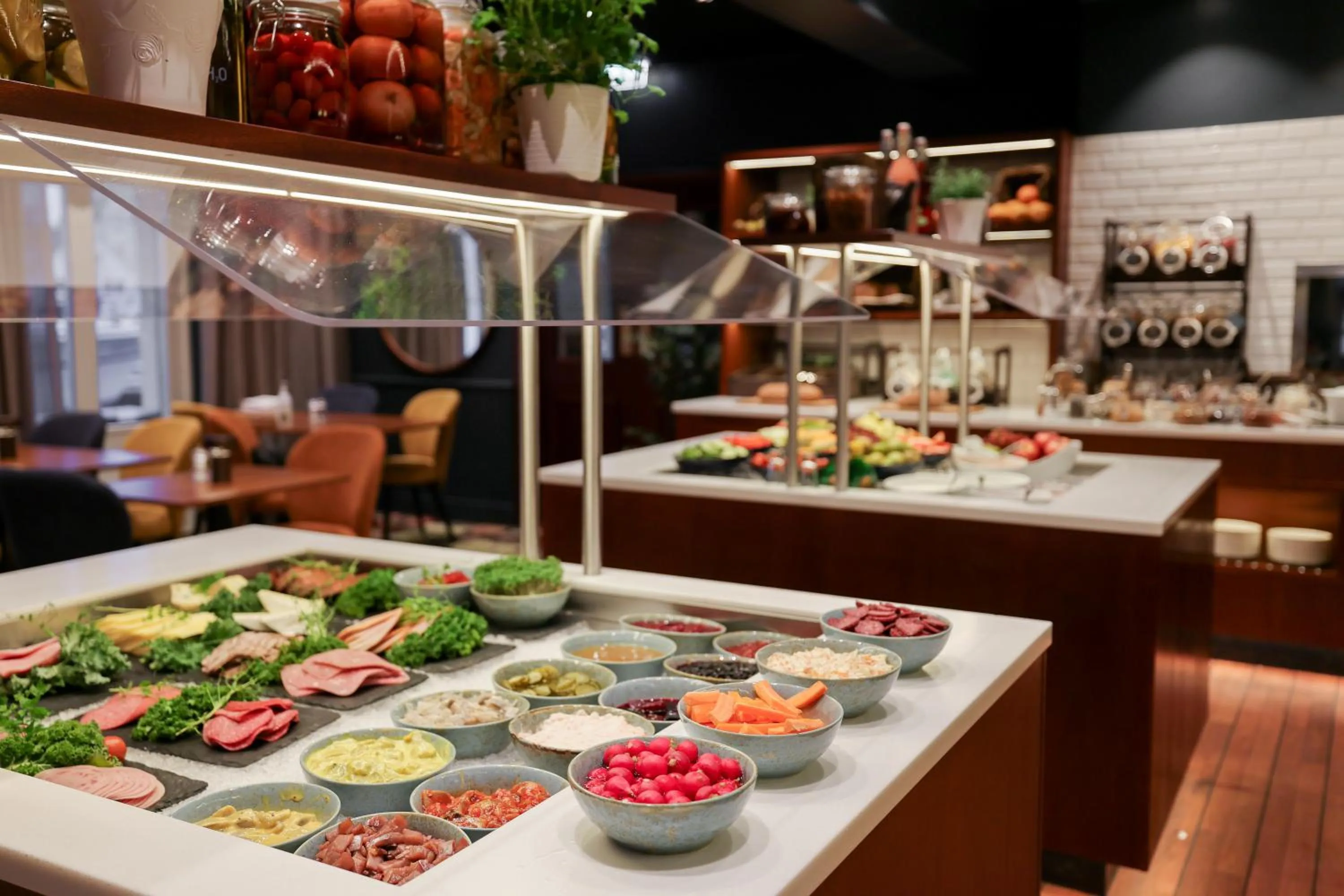 Buffet breakfast in Quality Hotel Florø