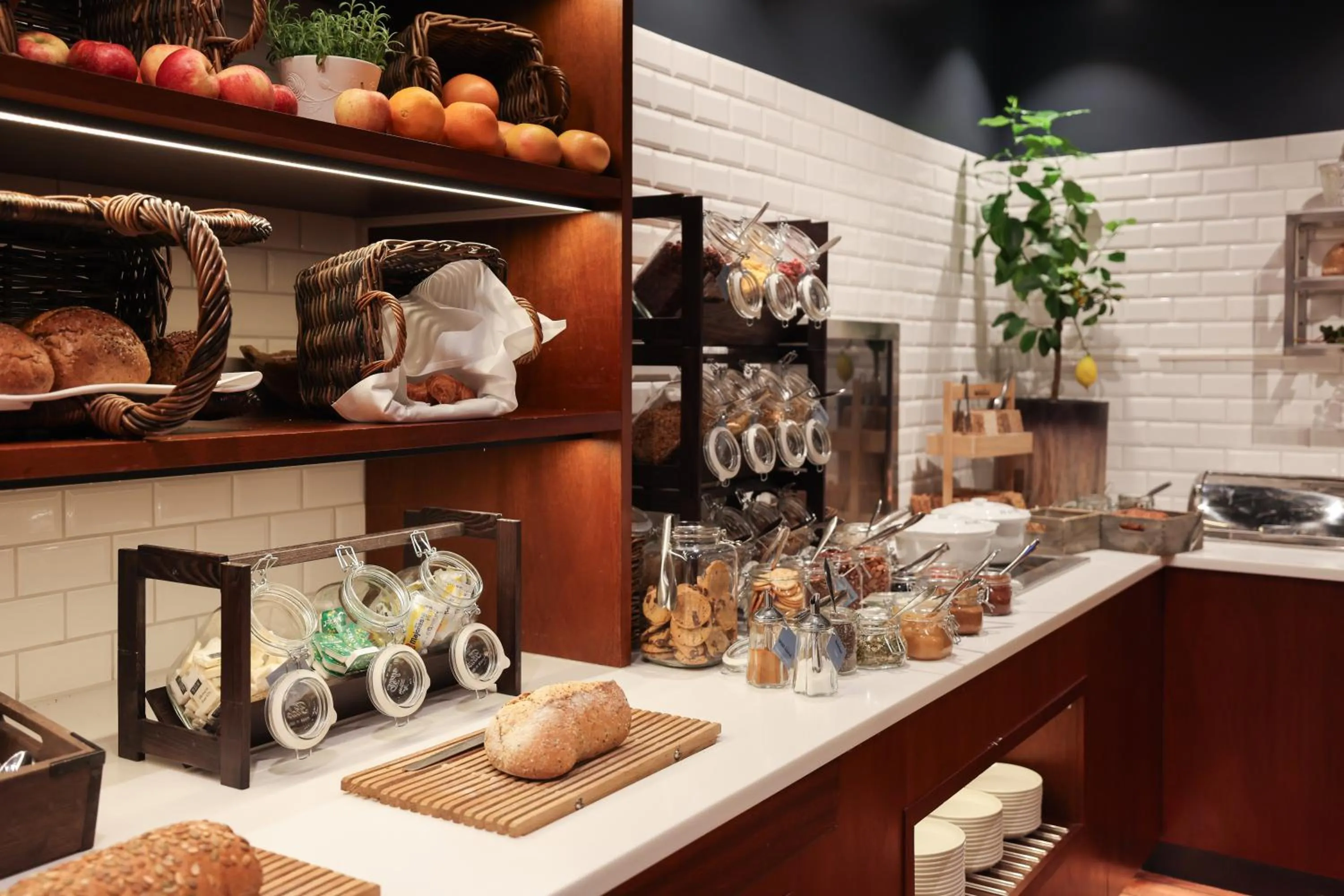 Buffet breakfast in Quality Hotel Florø