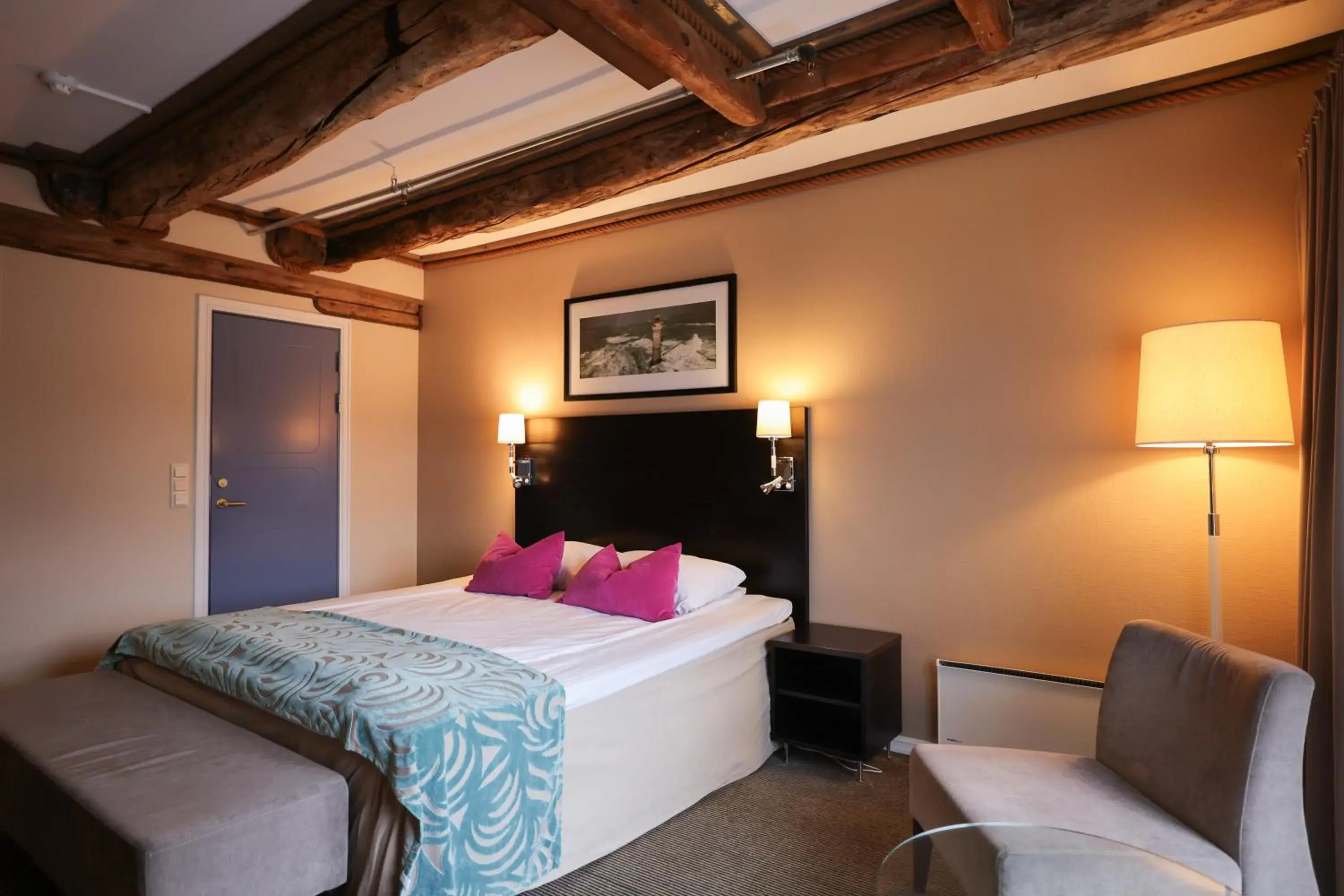 Superior Double or Twin Room in Quality Hotel Florø Superior Double or Twin Room in Quality Hotel Florø