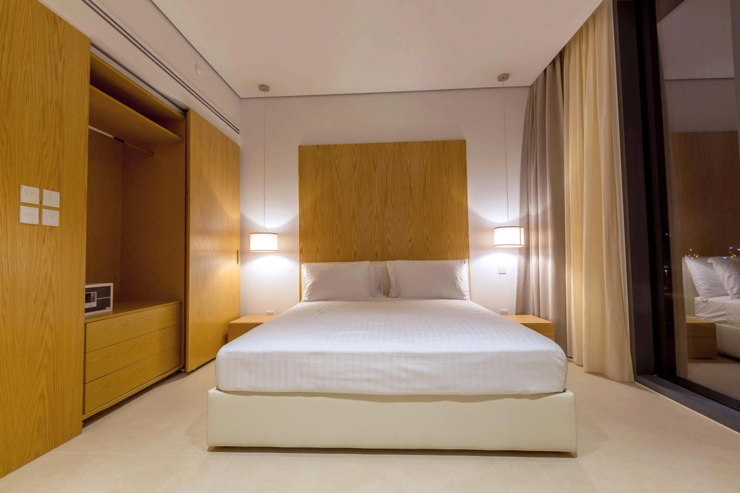 Bedroom, Bed in Delta Hotel Apartments