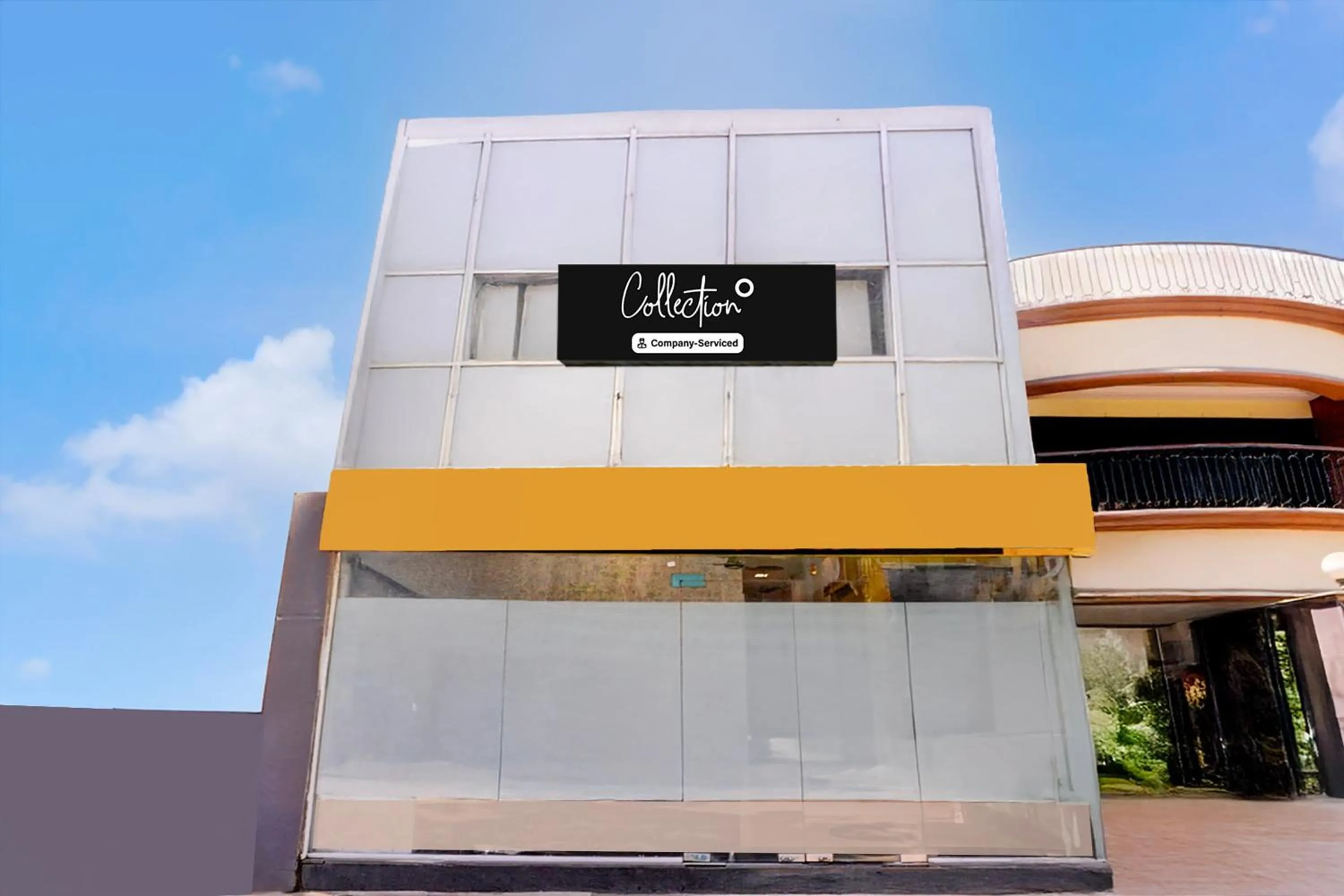 Facade/entrance in Super Collection O Andheri West Near KokilaBen Hospital