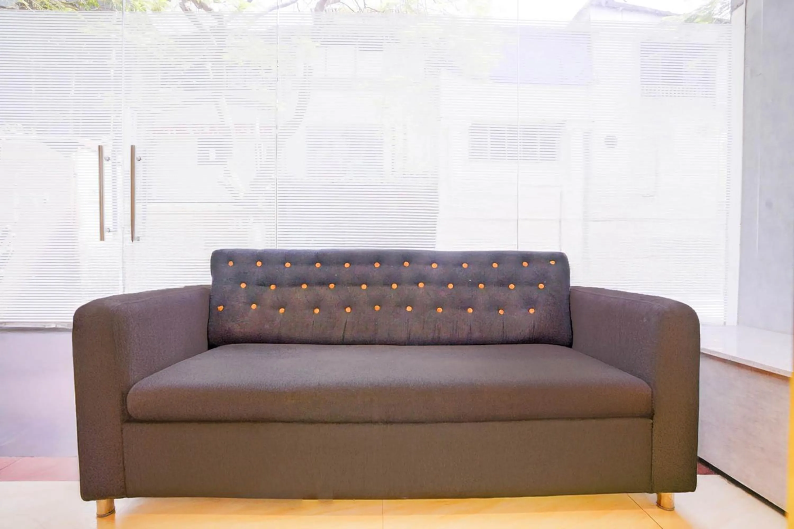 Lobby or reception in Super Collection O Andheri West Near KokilaBen Hospital