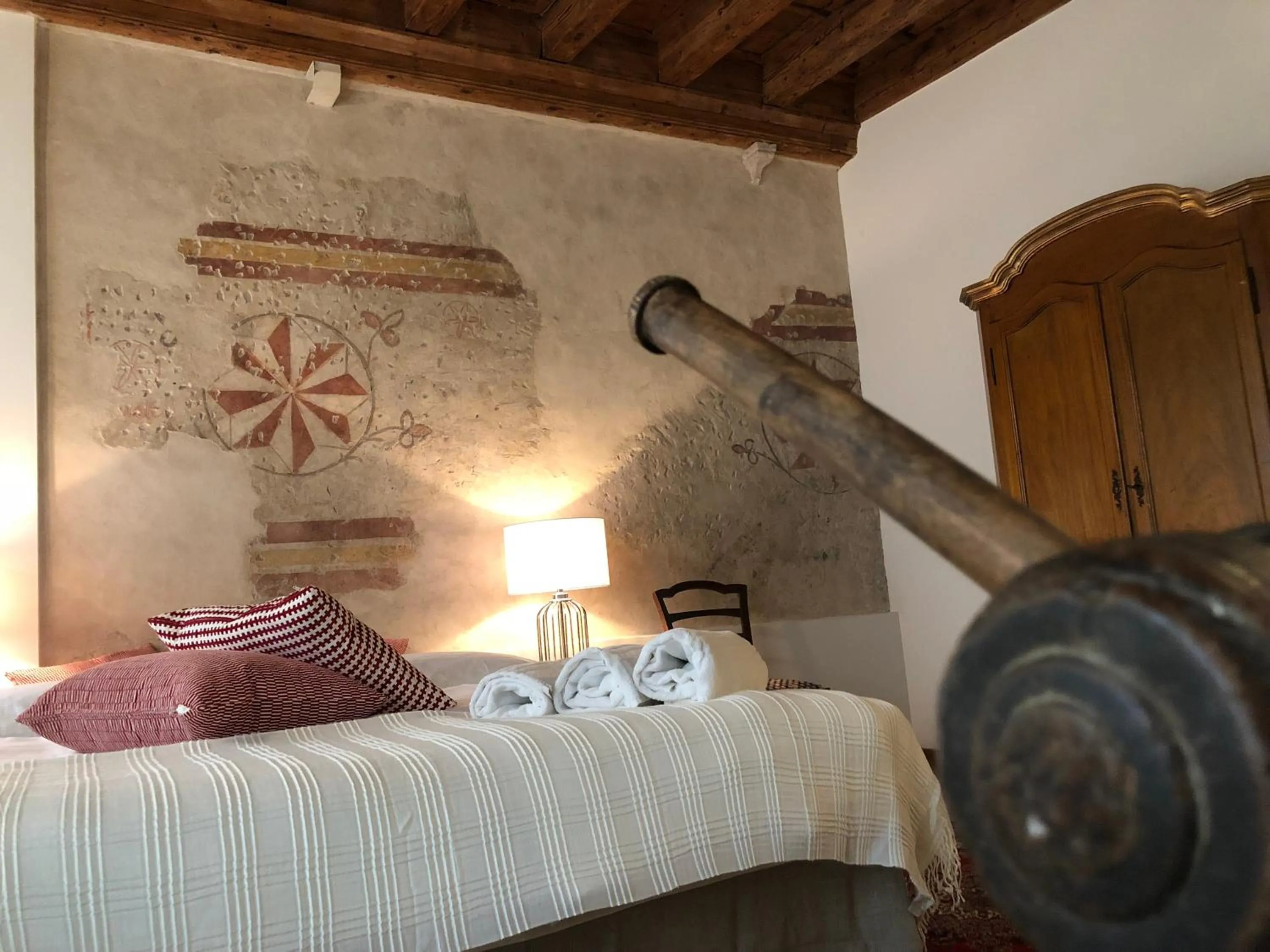 Decorative detail, Bed in Pietra di Verona Residenza