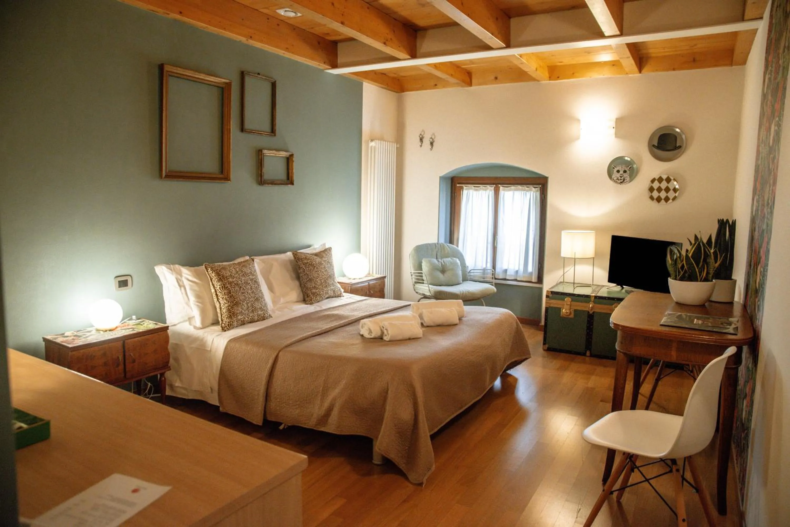 Bed in Pietra di Verona Residenza