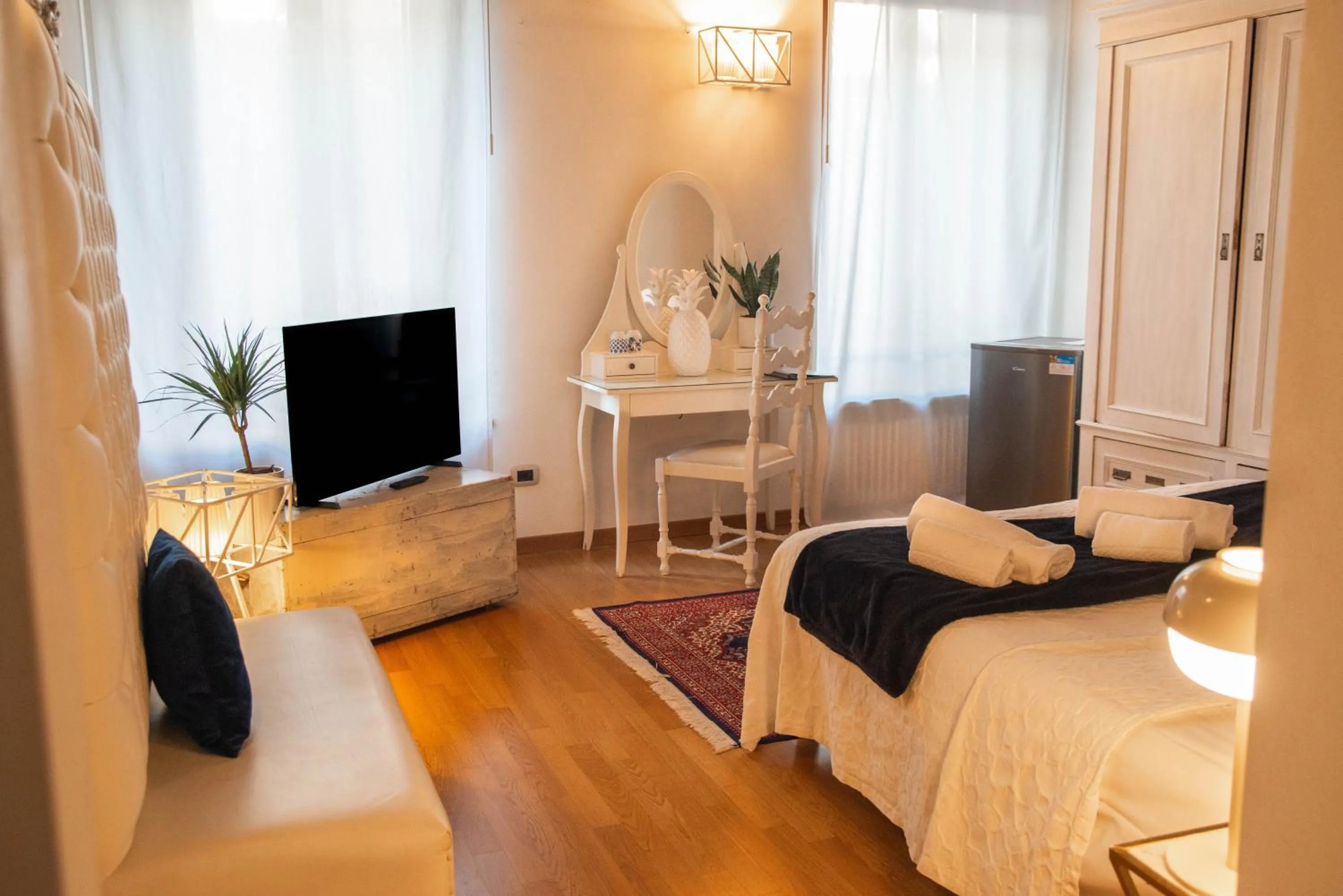 Bed in Pietra di Verona Residenza