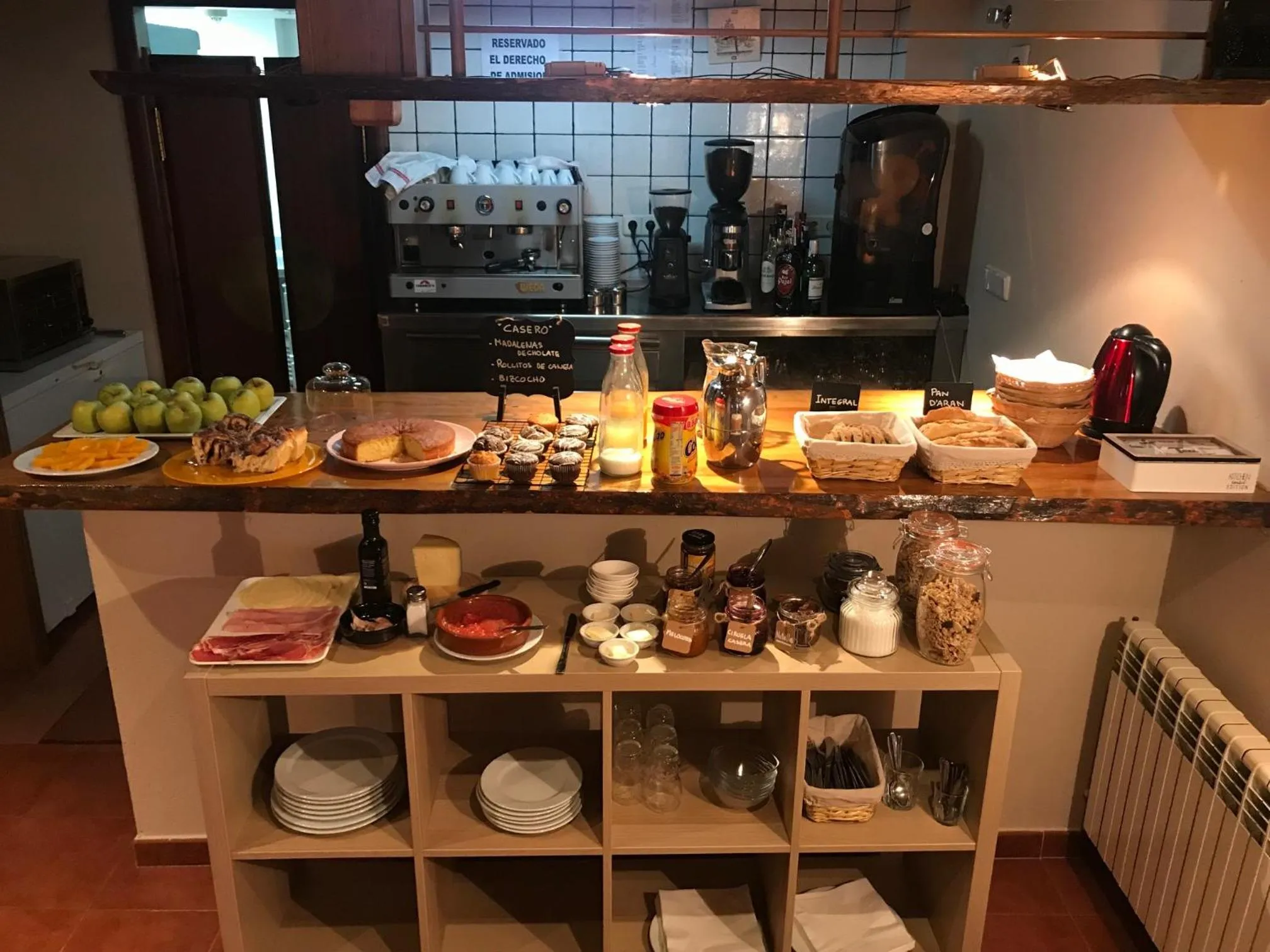 Buffet breakfast in Hotel Saueth