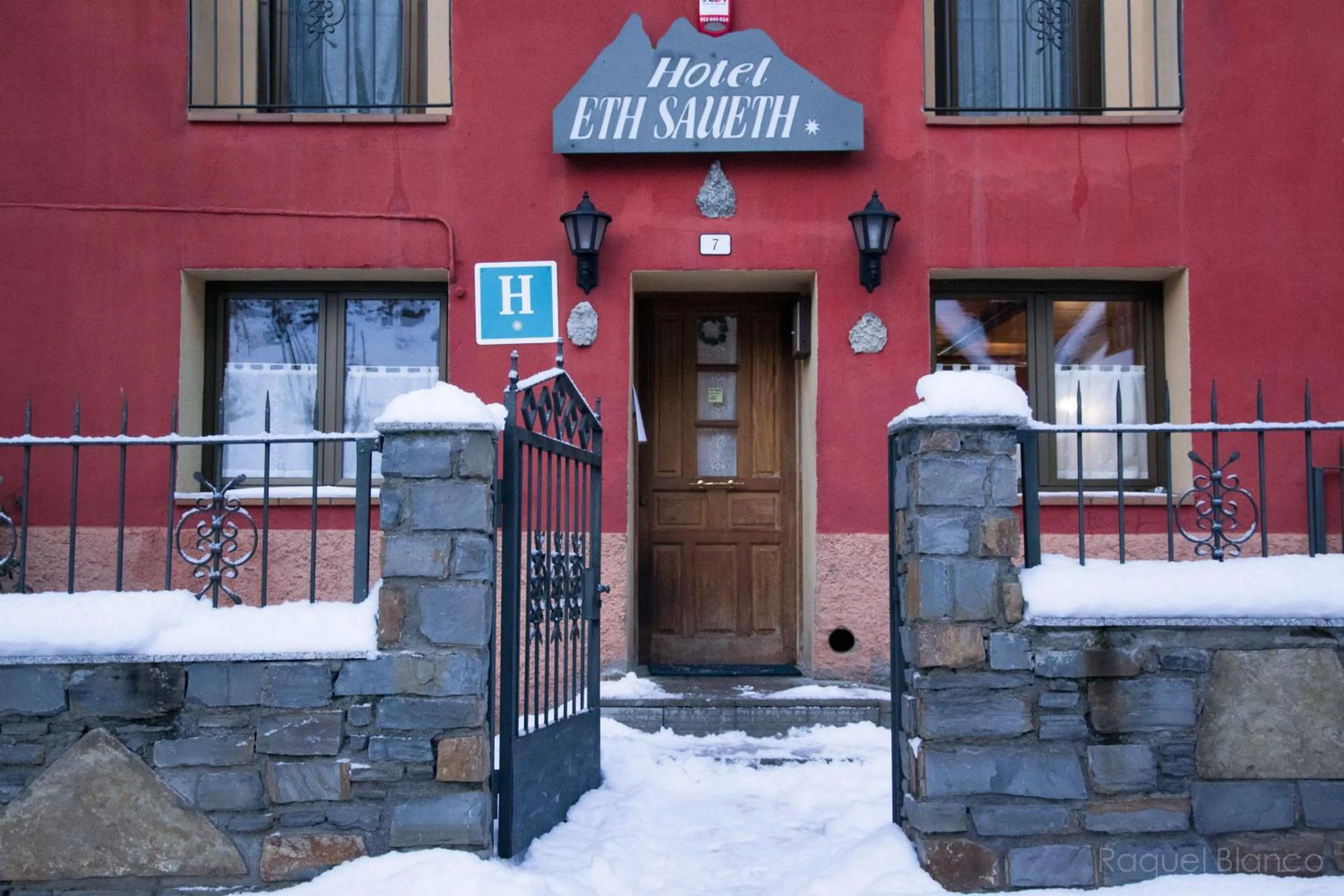 Facade/entrance in Hotel Saueth
