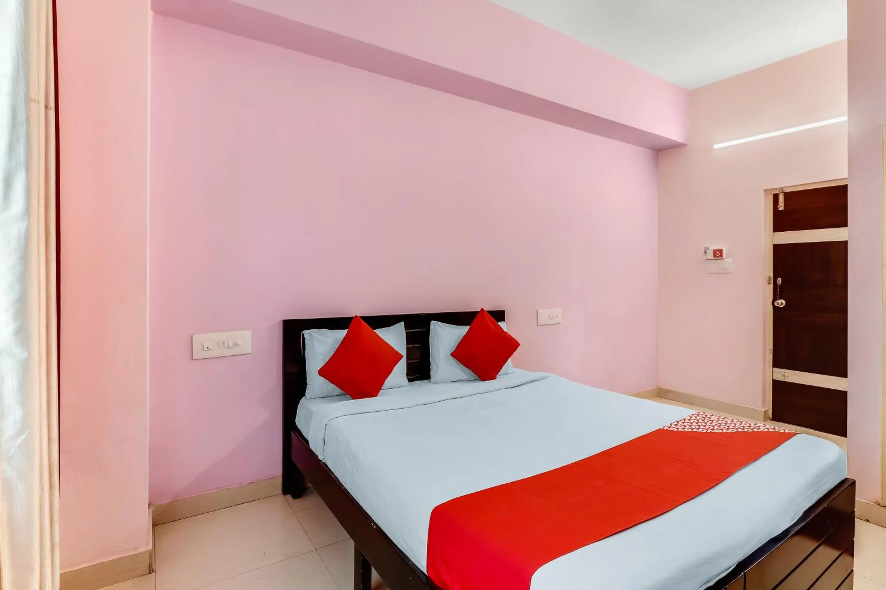 Bedroom, Bed in Hotel O Aaira Inn