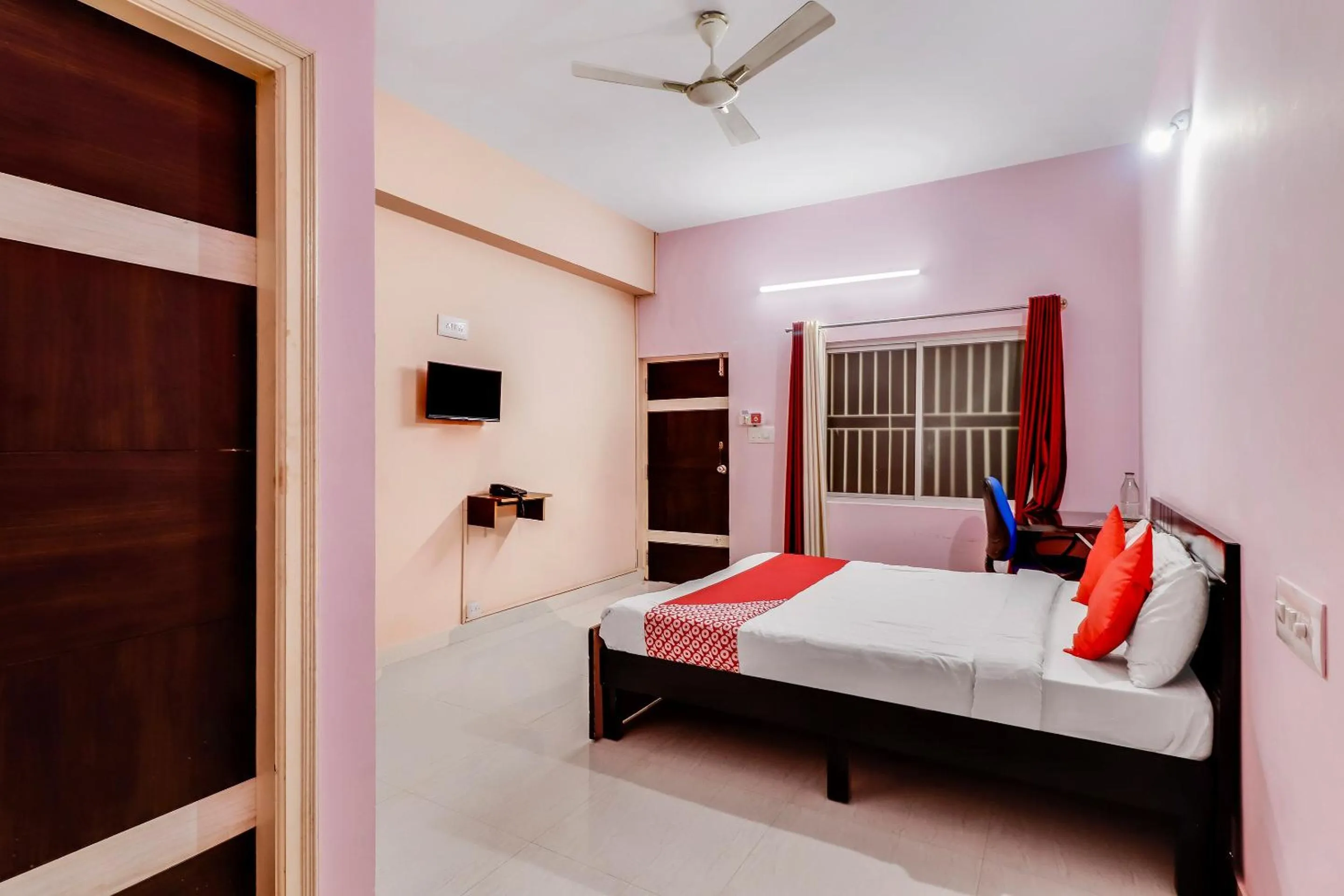 Bedroom, Bed in Super Hotel O Aaira Inn