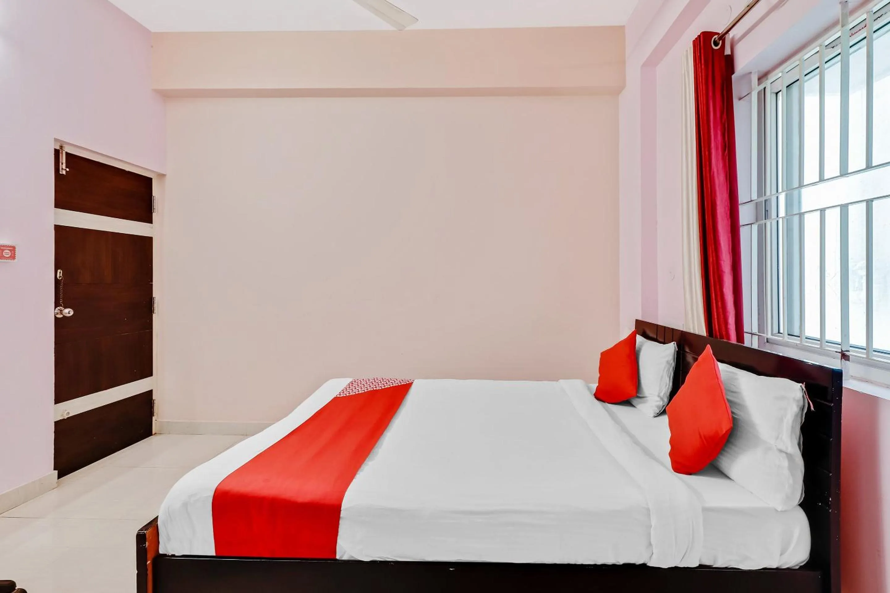 Bedroom, Bed in Hotel O Aaira Inn