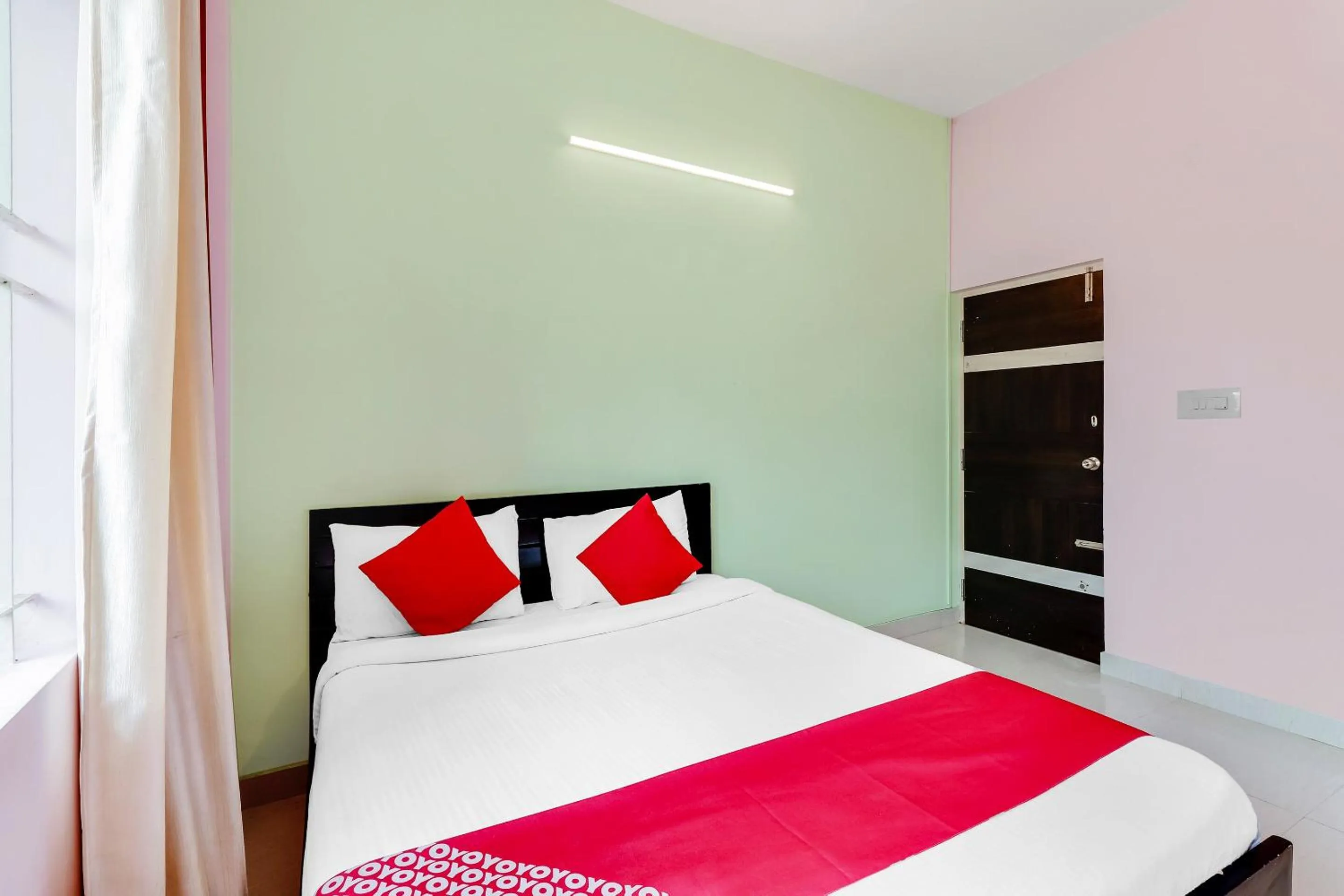 Bedroom, Bed in Hotel O Aaira Inn