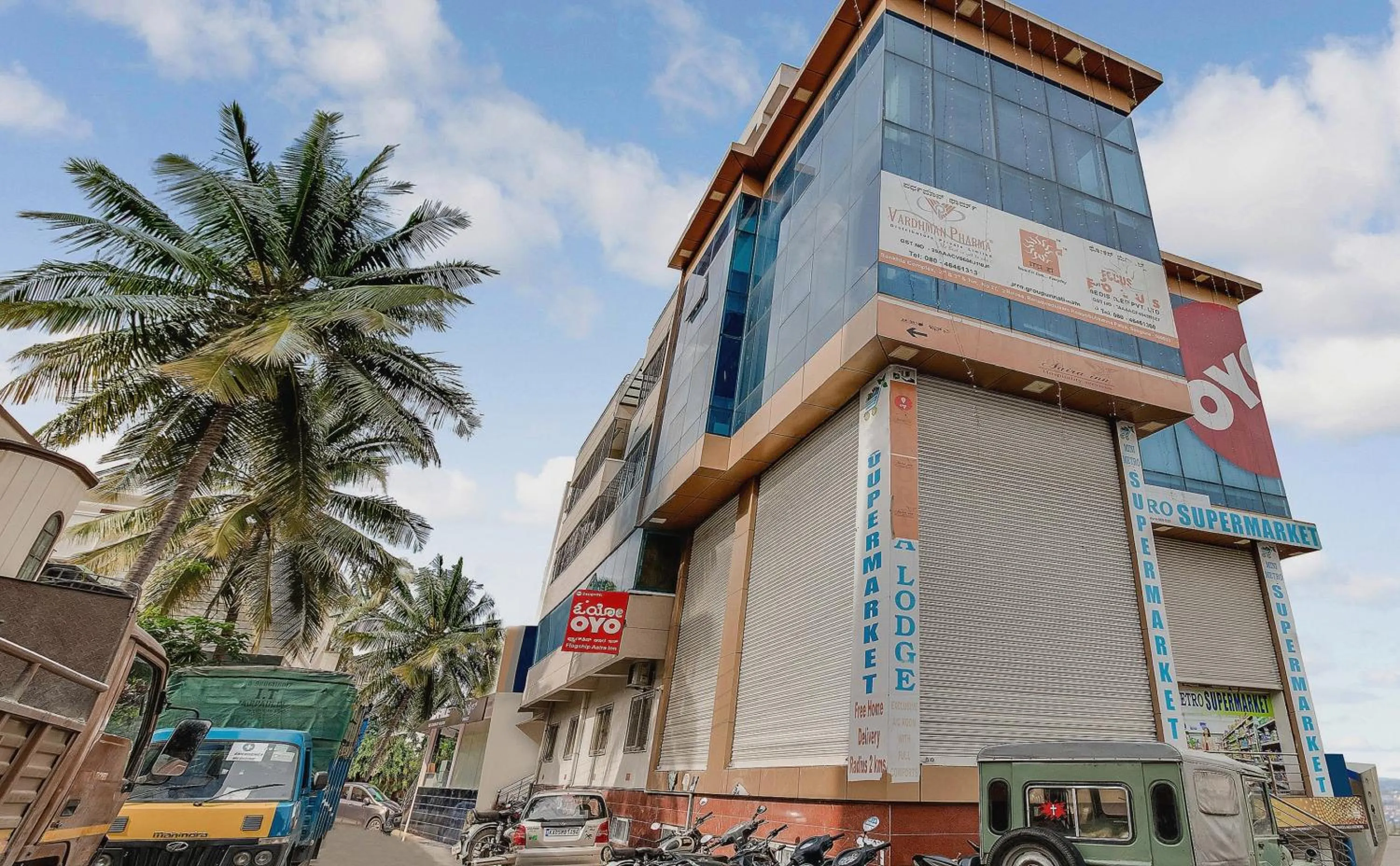 Facade/entrance in Hotel O Aaira Inn